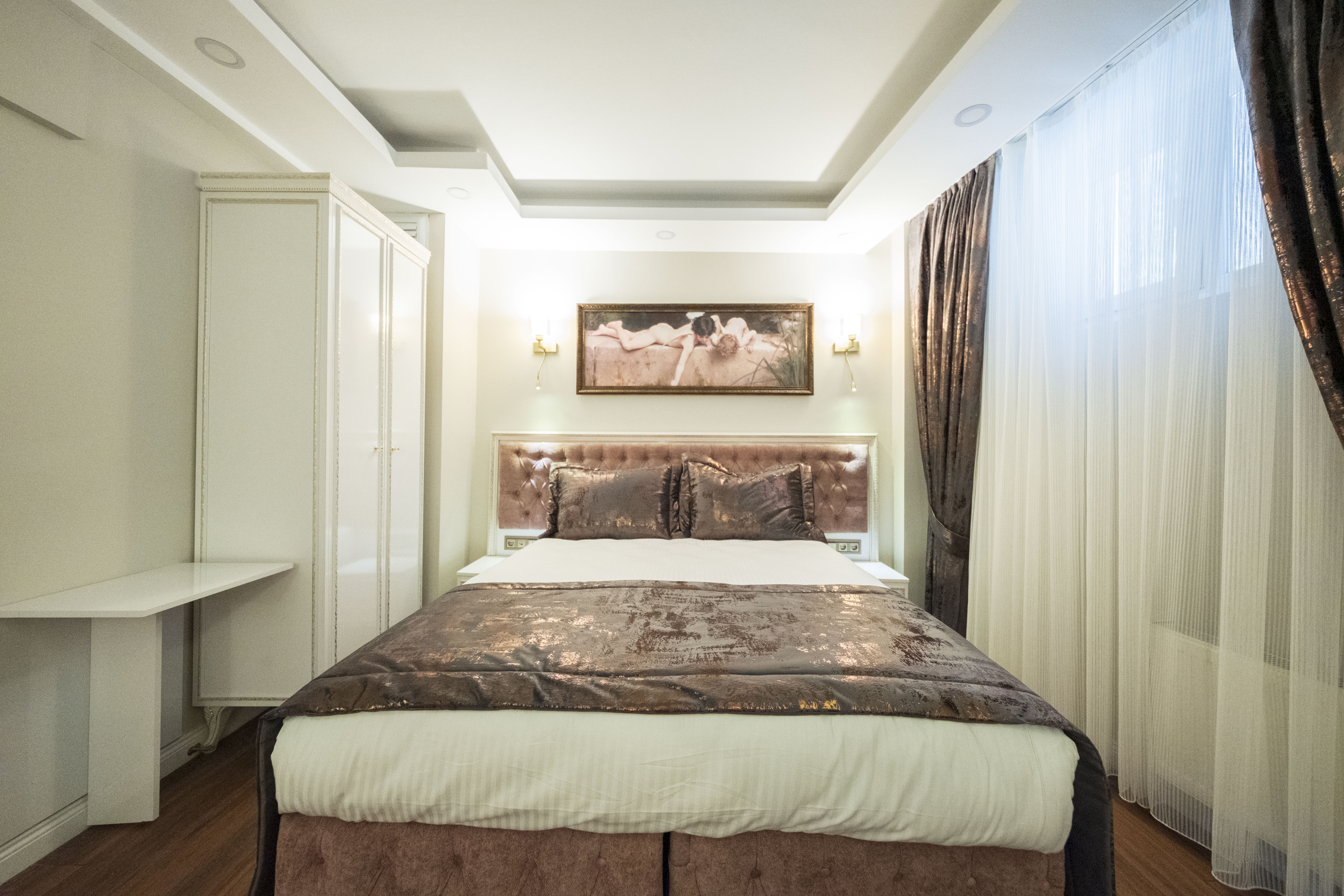 Family Room Deluxe King Bed