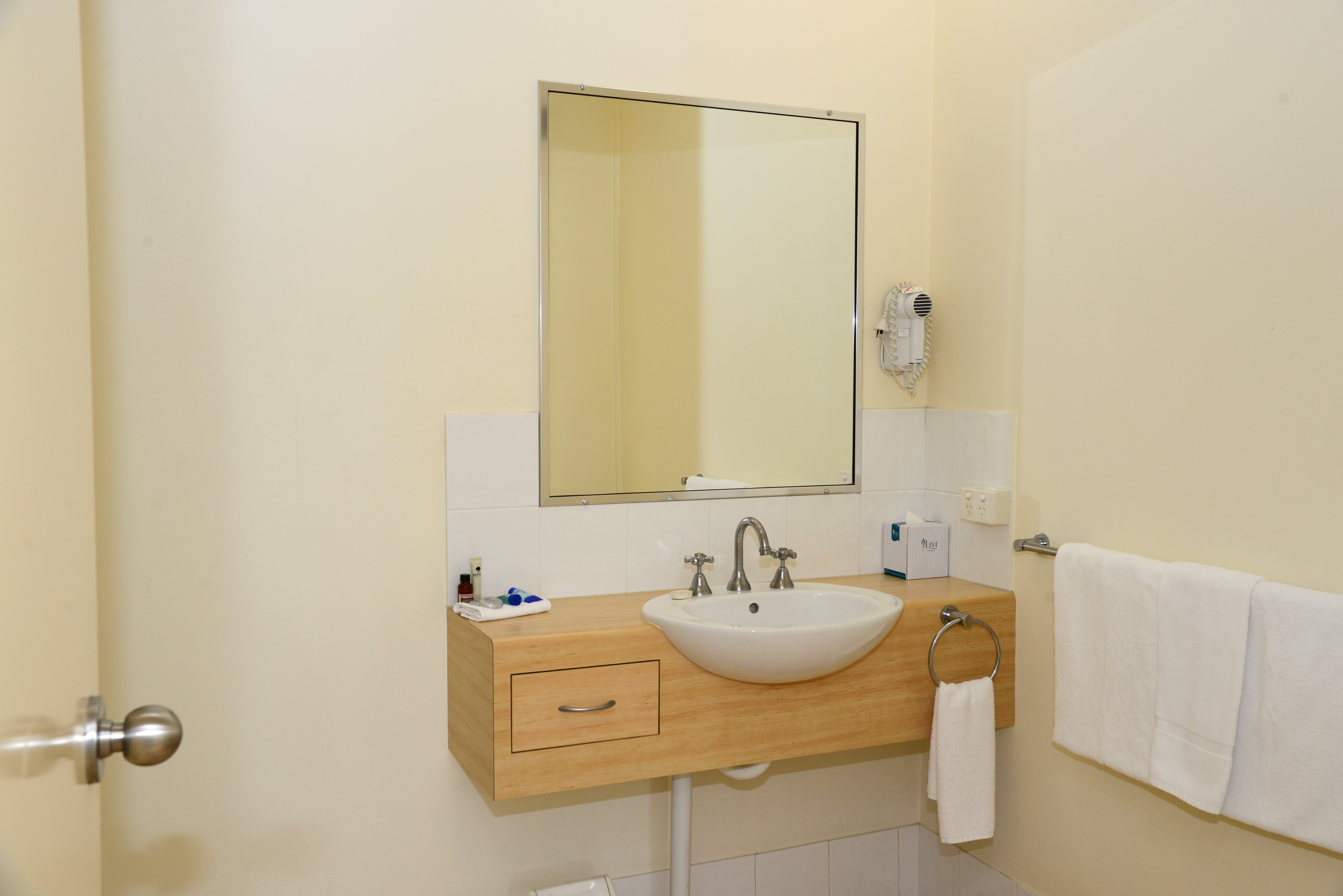 Studio Executive Non Smoking