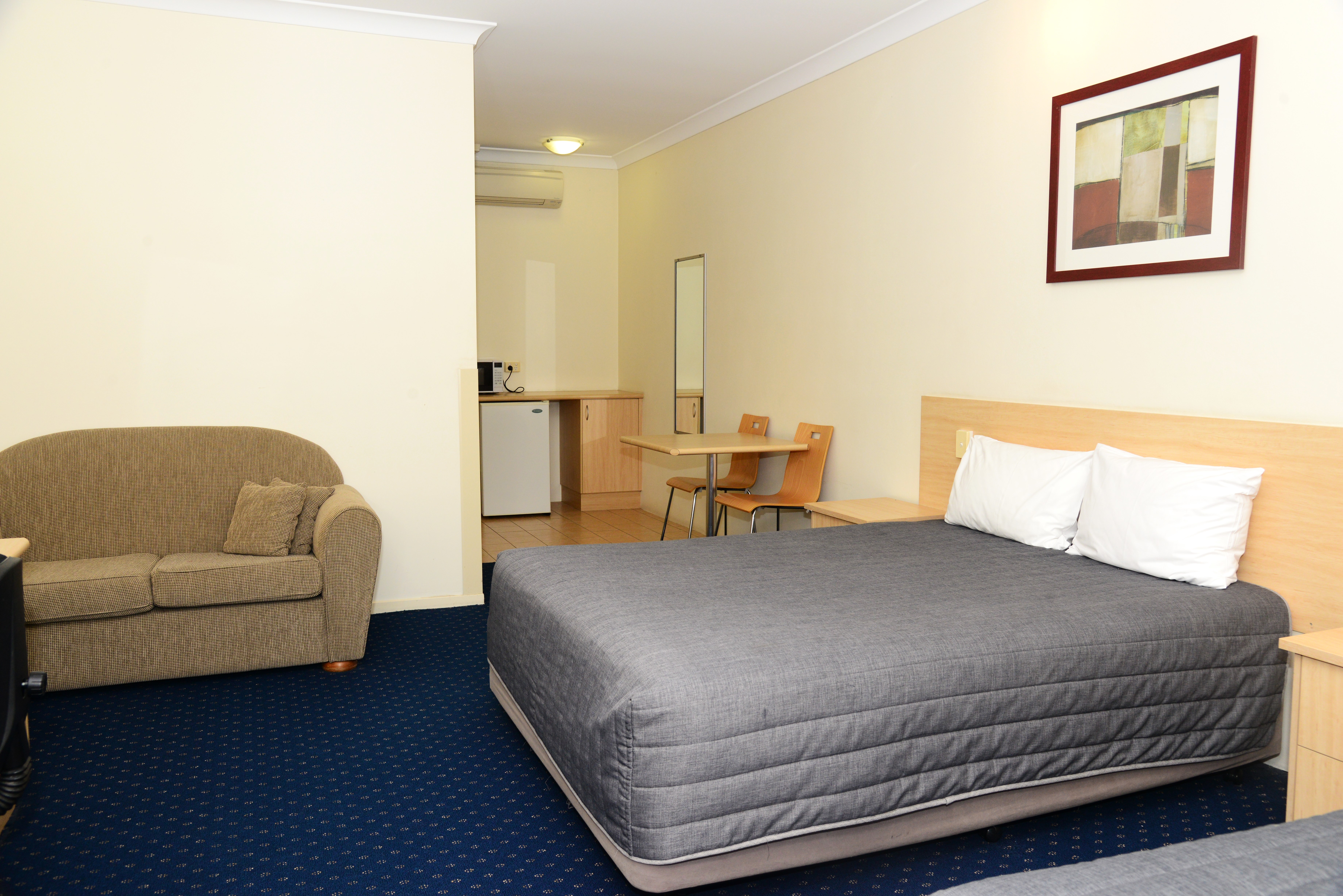 Studio Executive Non Smoking