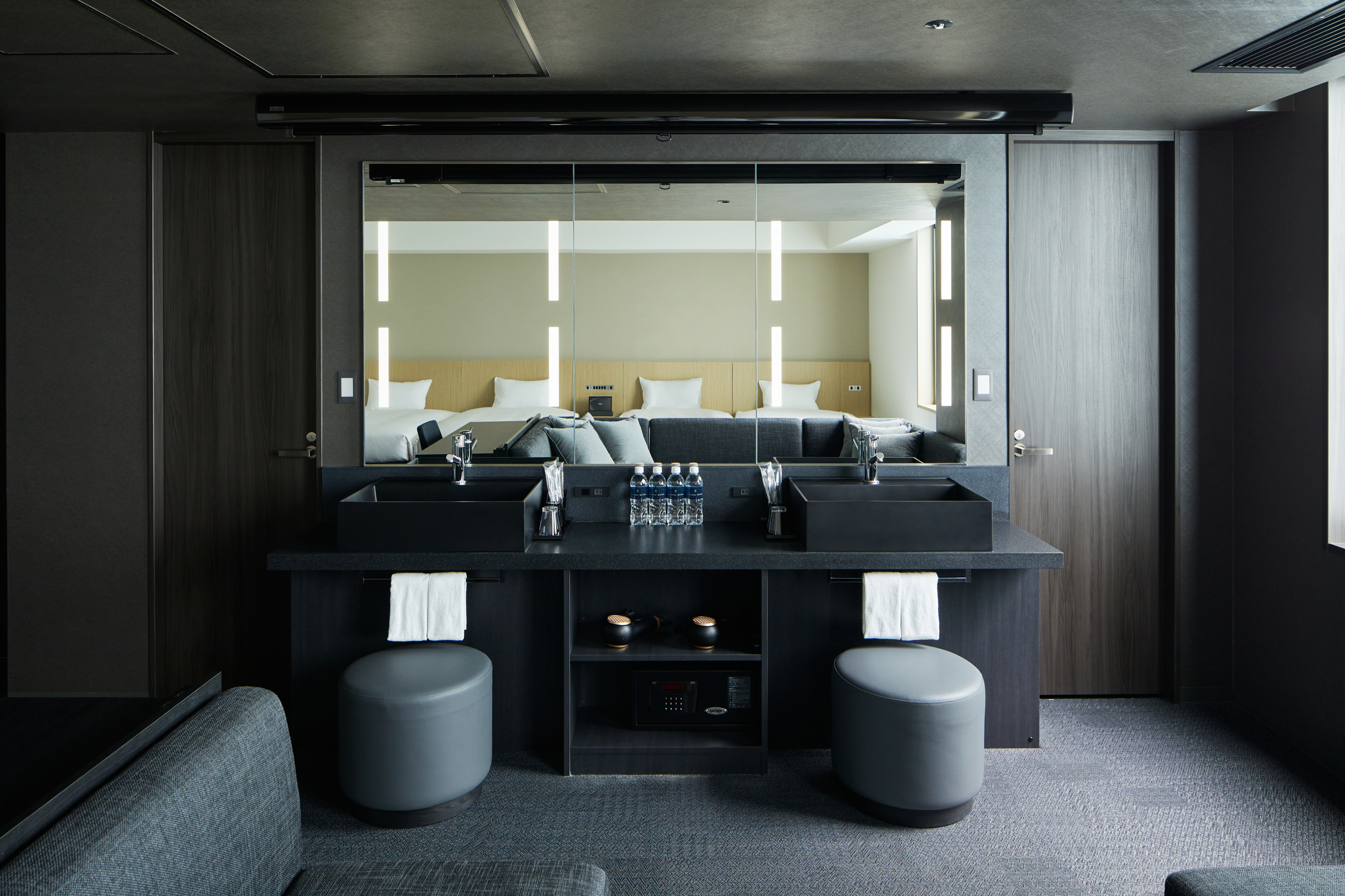 Quadruple Non Smoking