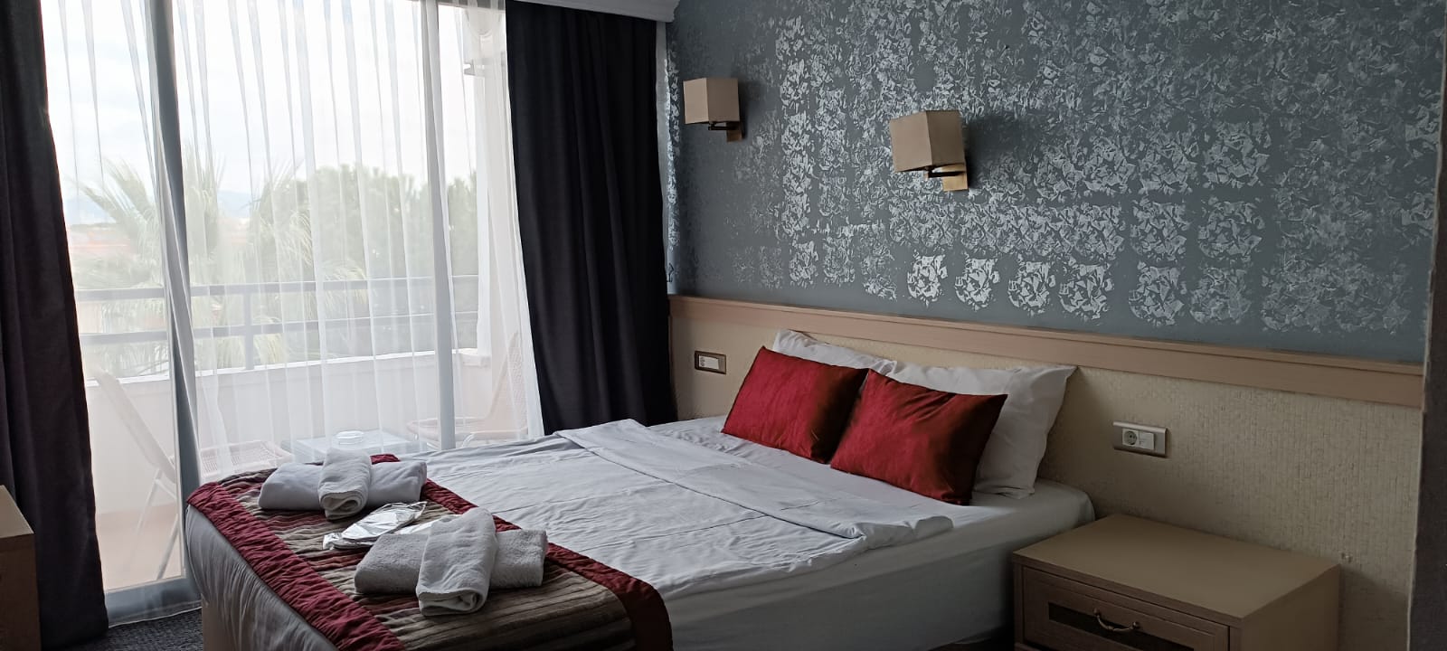 Double Pool View King Bed