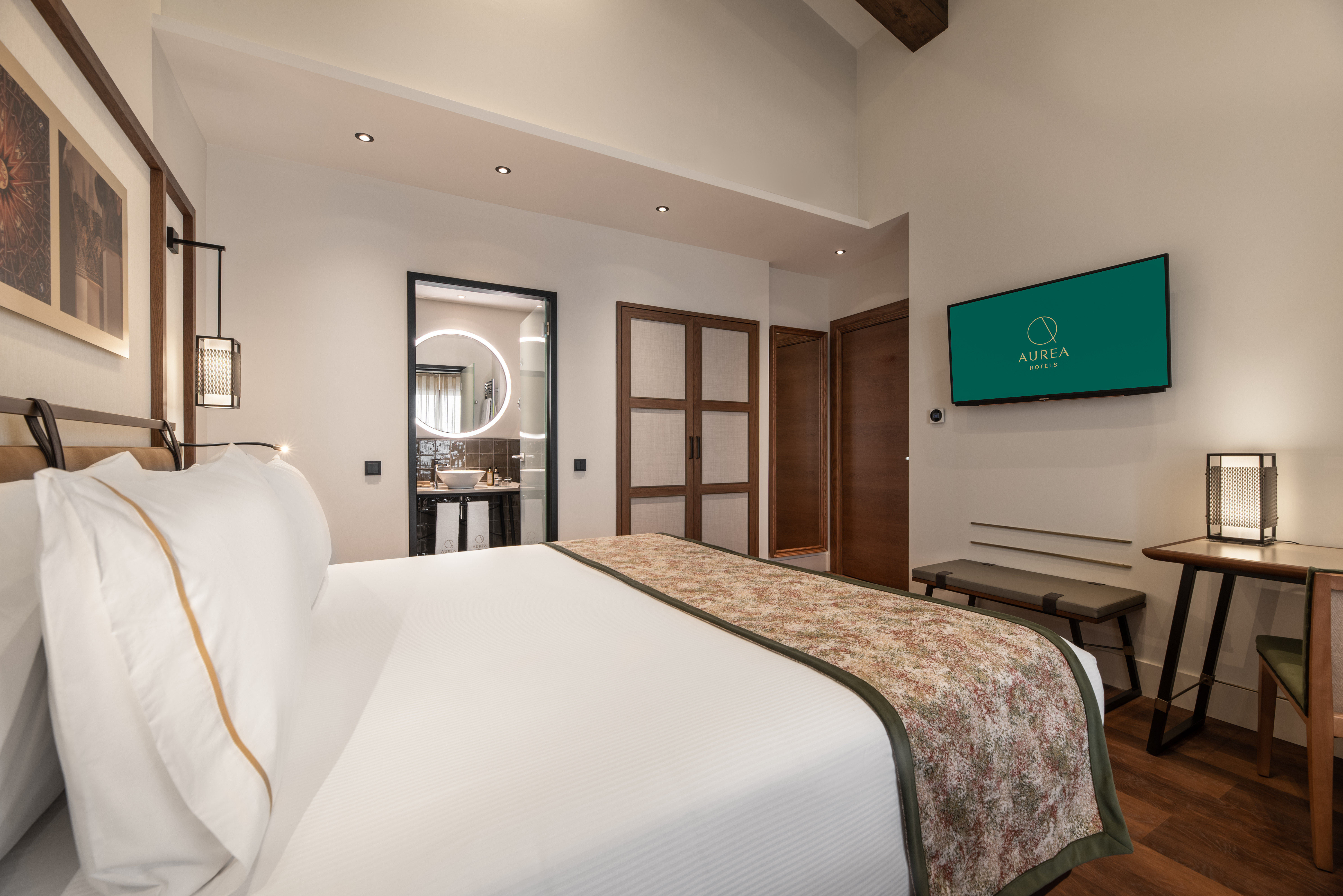 Junior Suite with Views