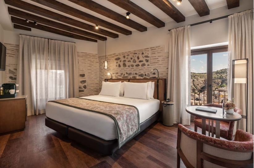 Double Single Deluxe with Views