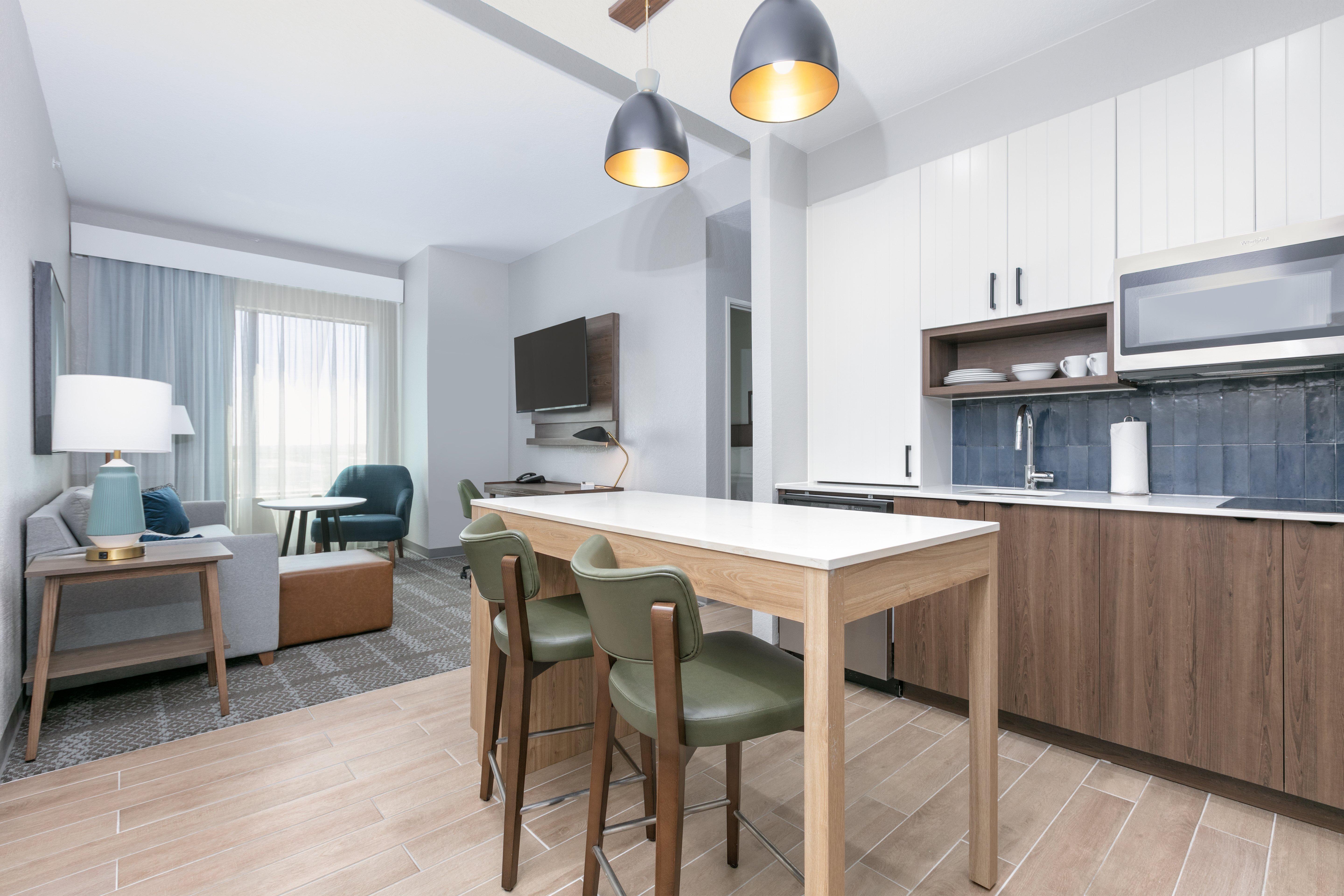 Suite Accessible King Size Bed