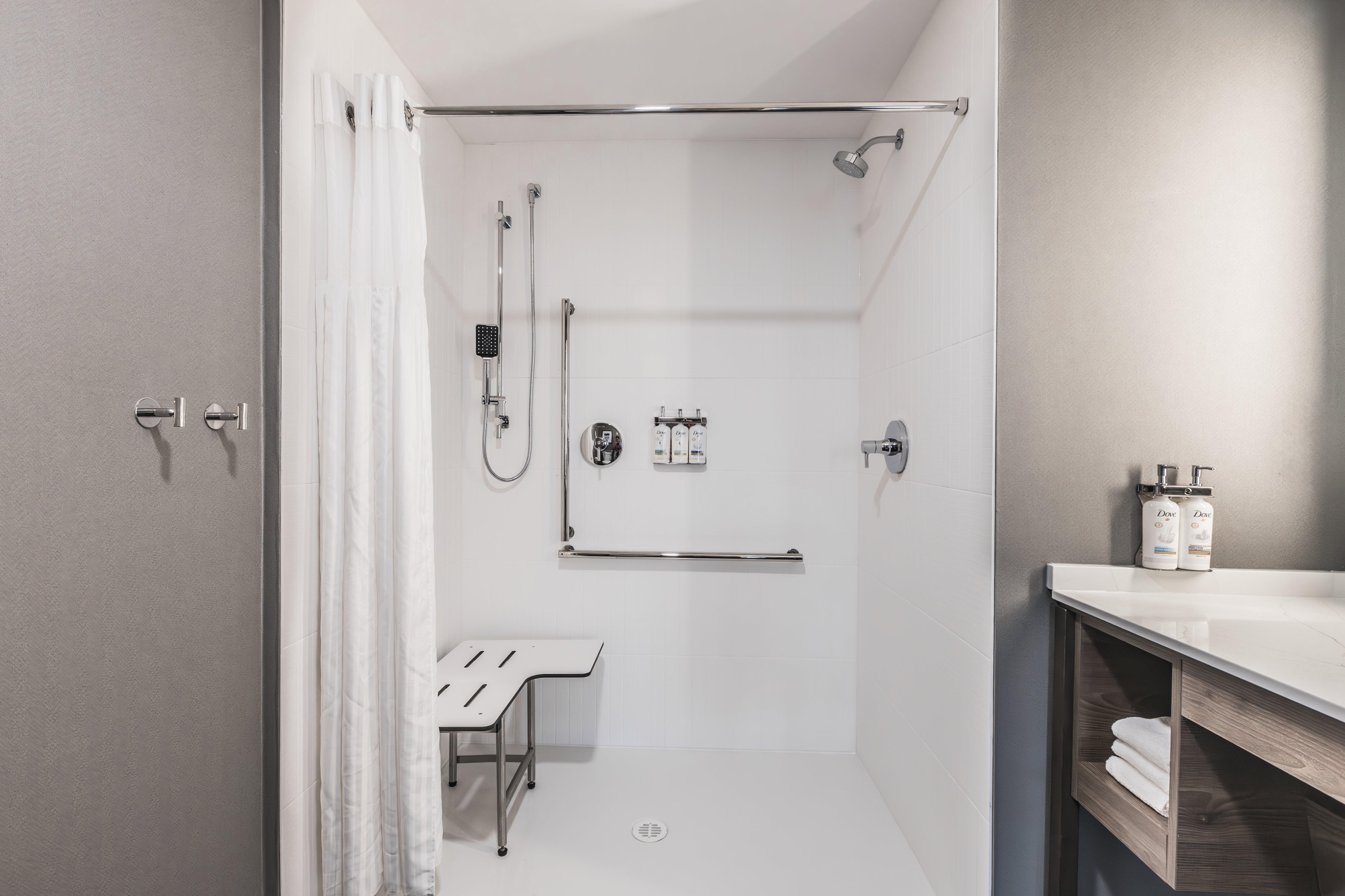 Studio Accessible King Size Bed