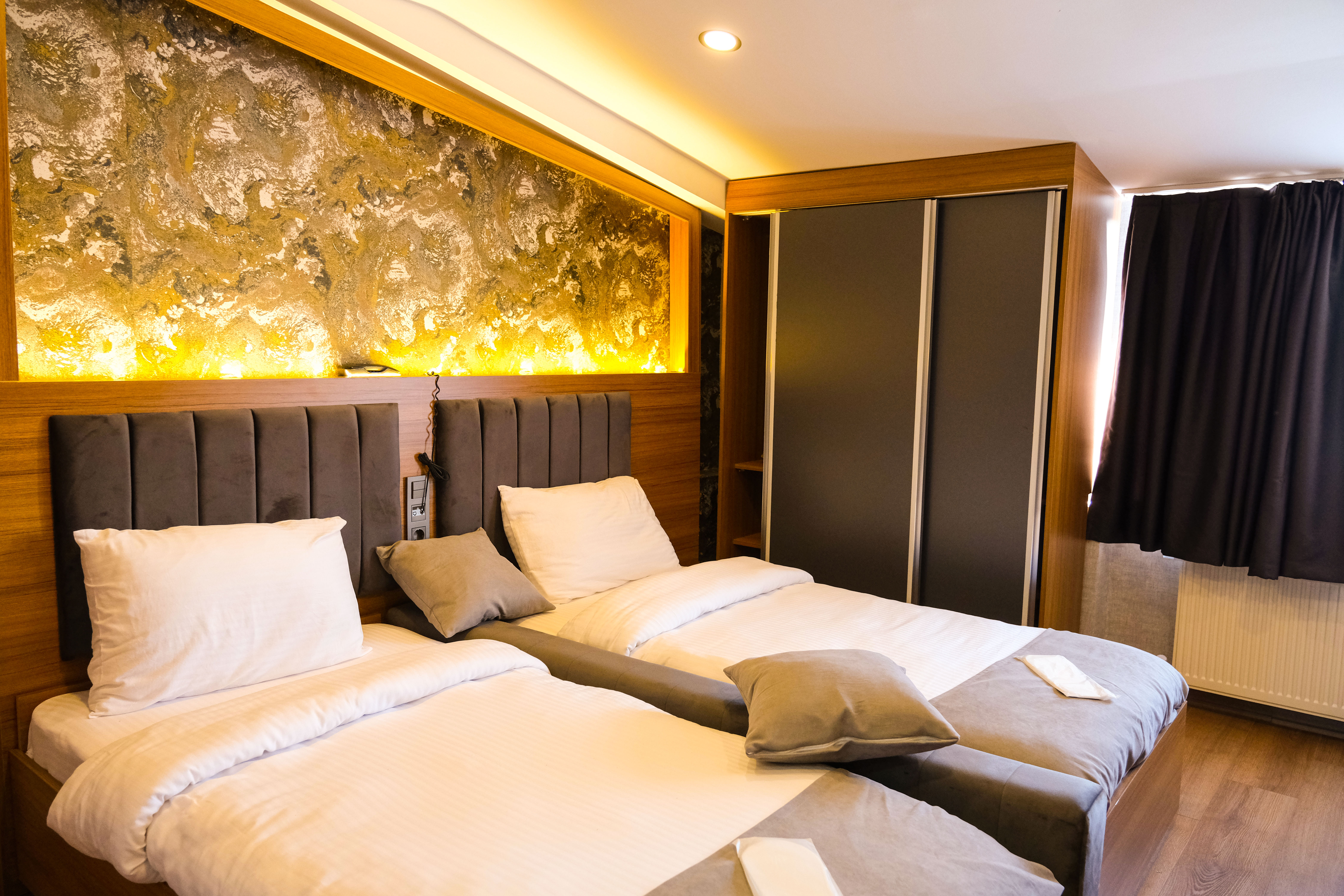 Double or Twin Standard