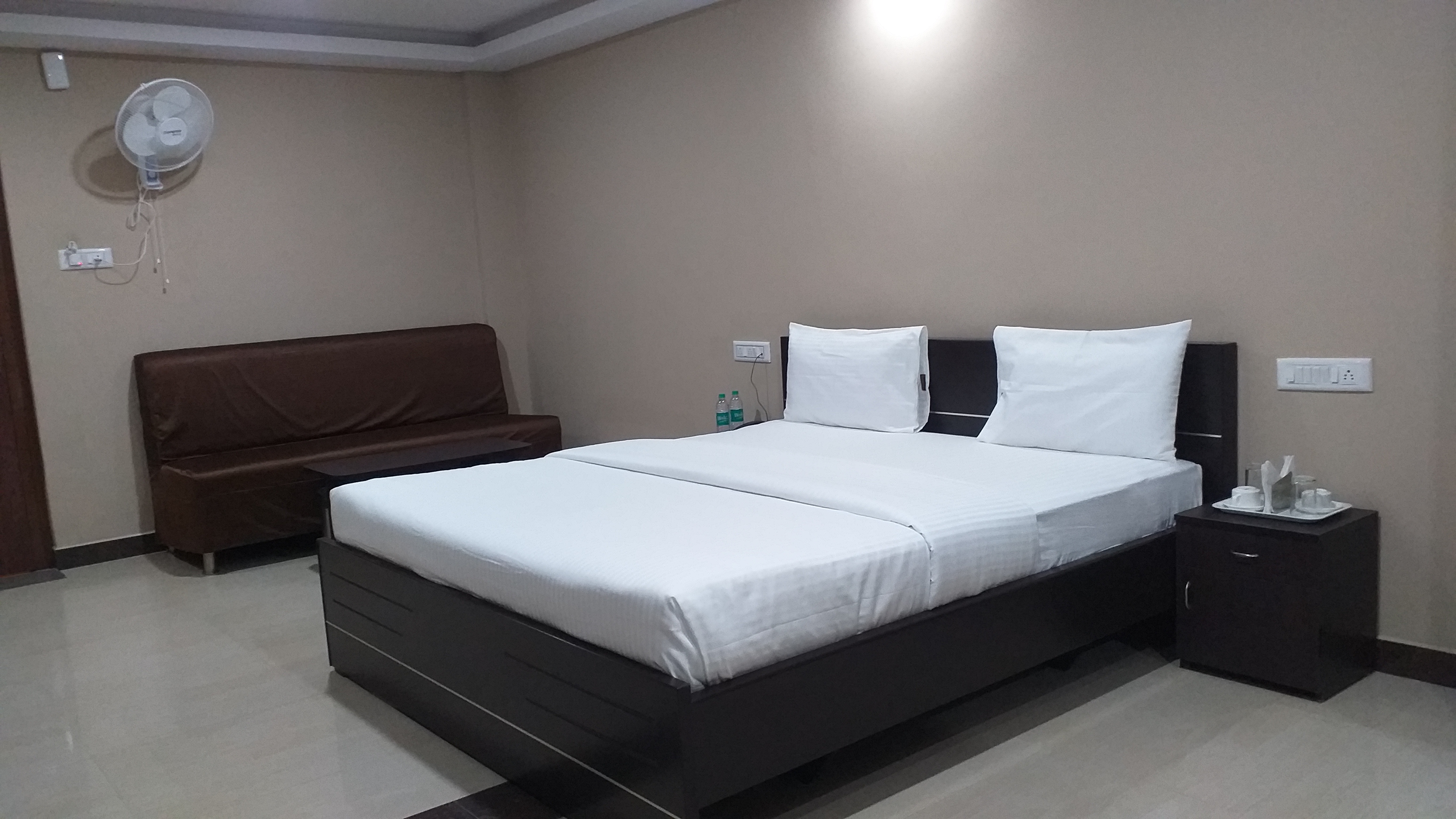 Double Deluxe One Bed
