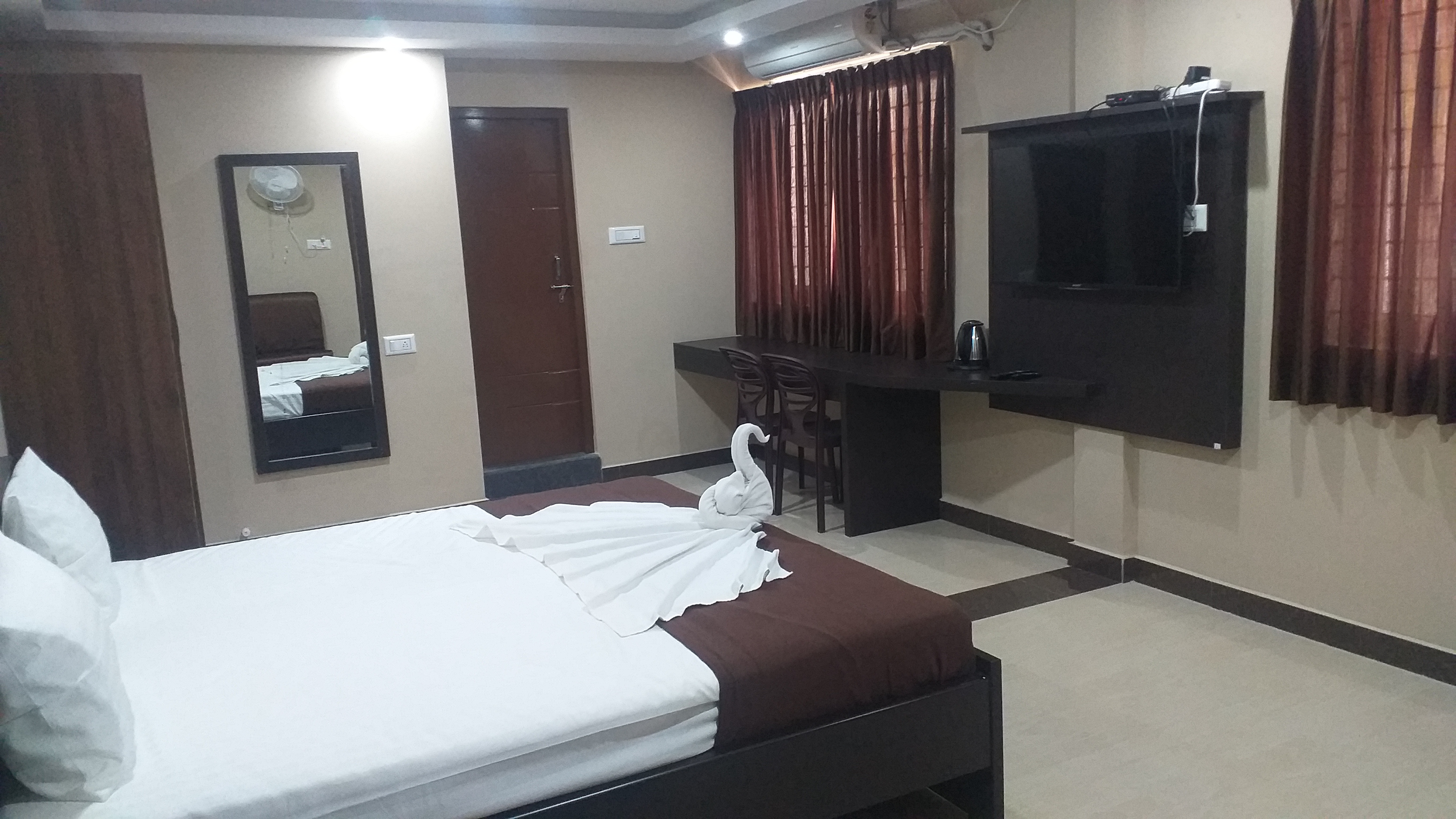 Double Deluxe One Bed