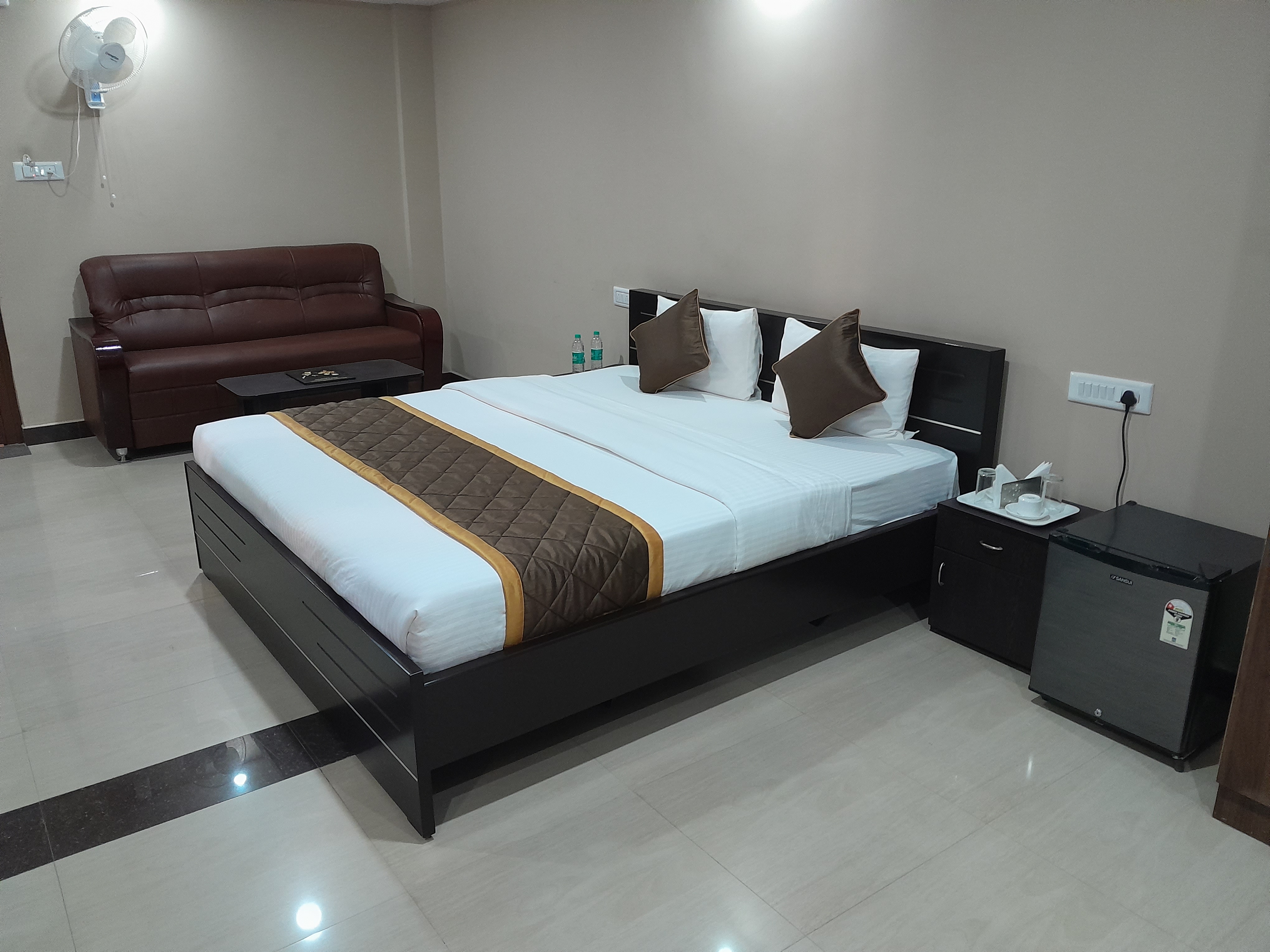 Double Deluxe One Bed