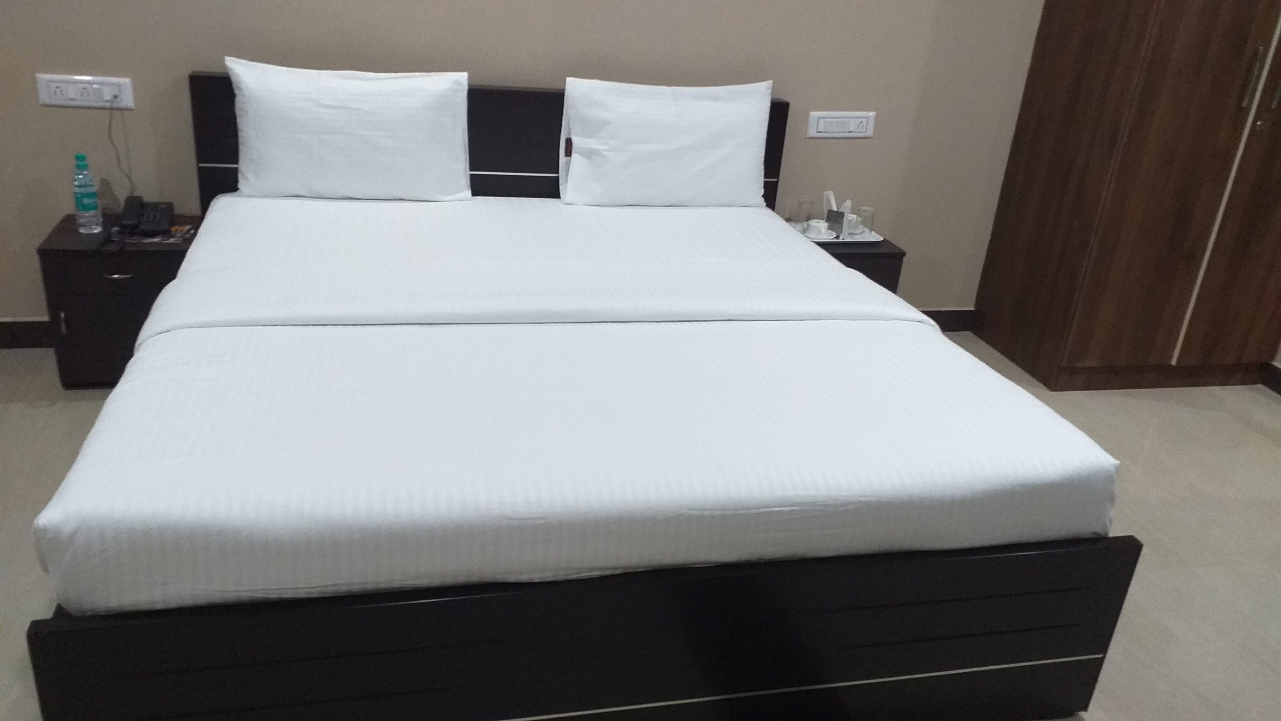 Double Deluxe One Bed