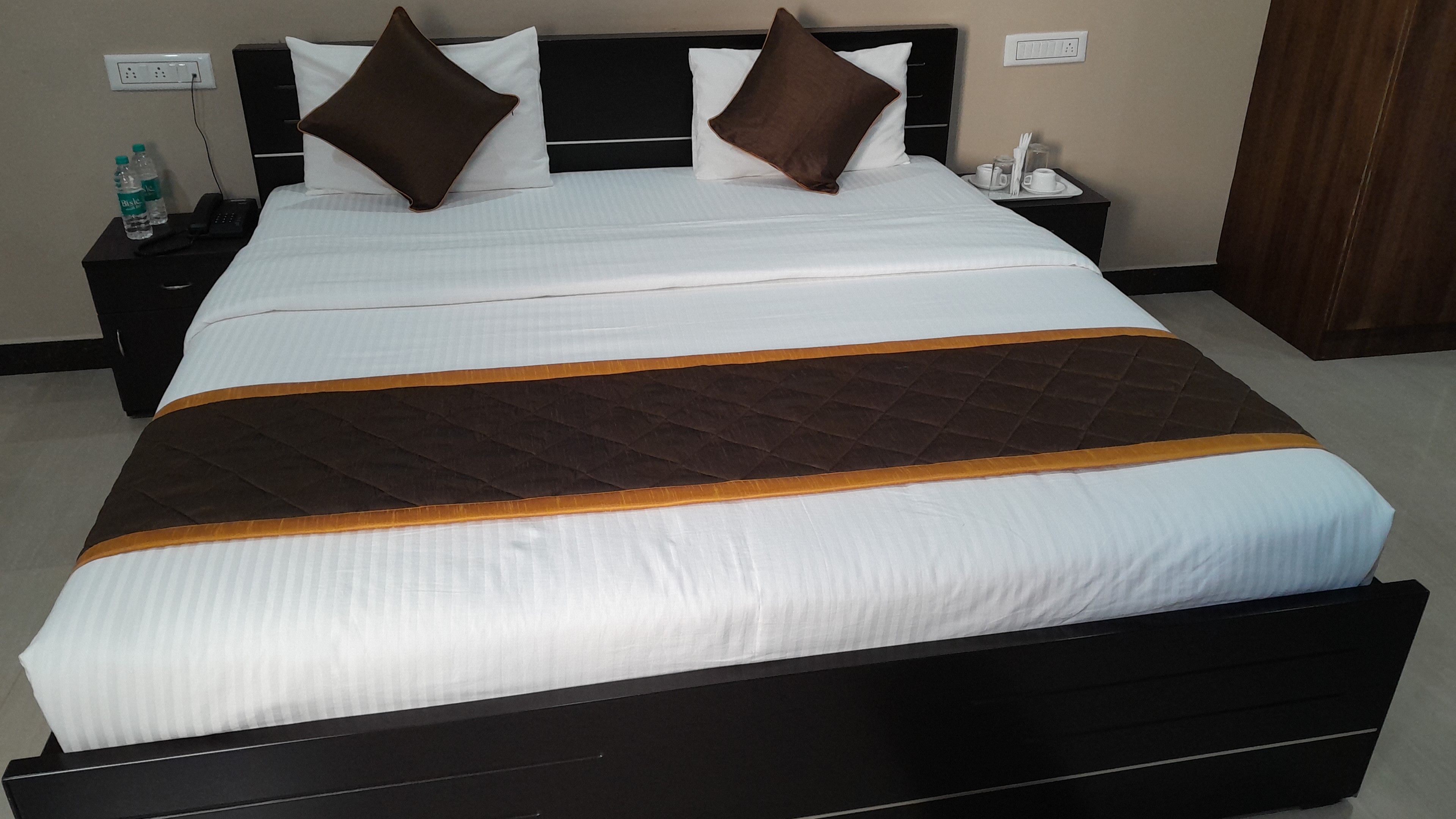 Double Deluxe King Bed
