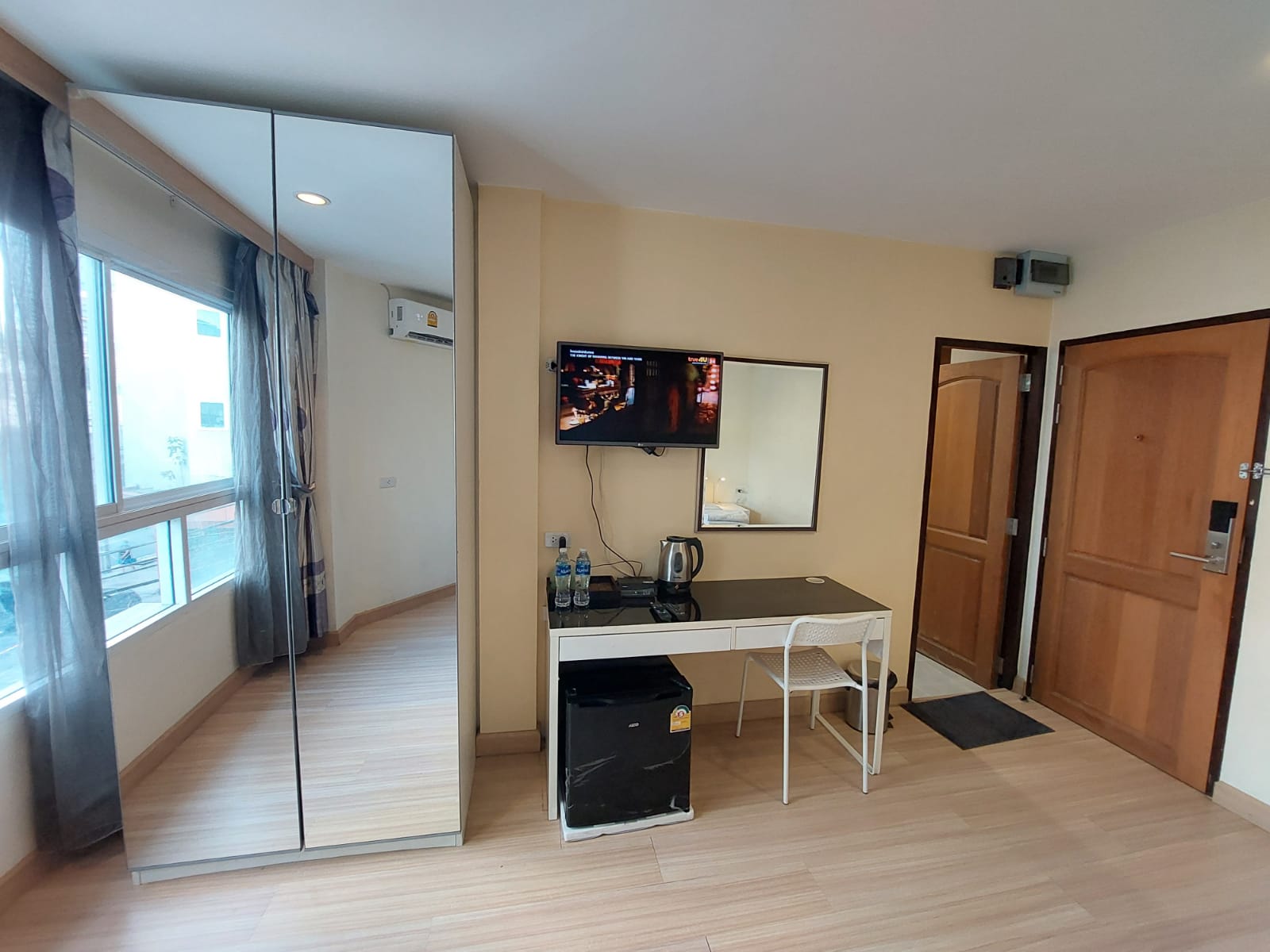 Double Deluxe King Bed