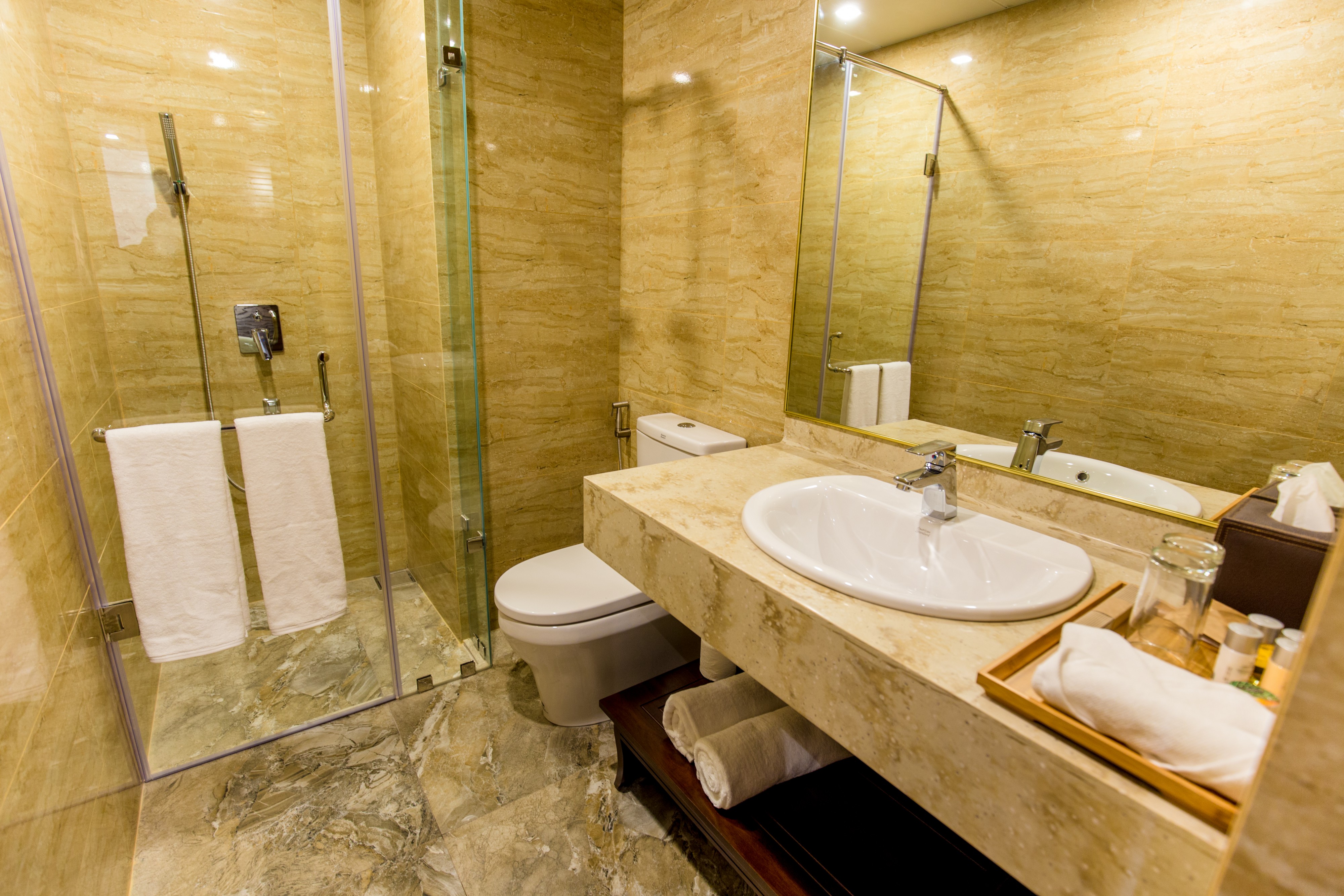 Twin Deluxe King Bed