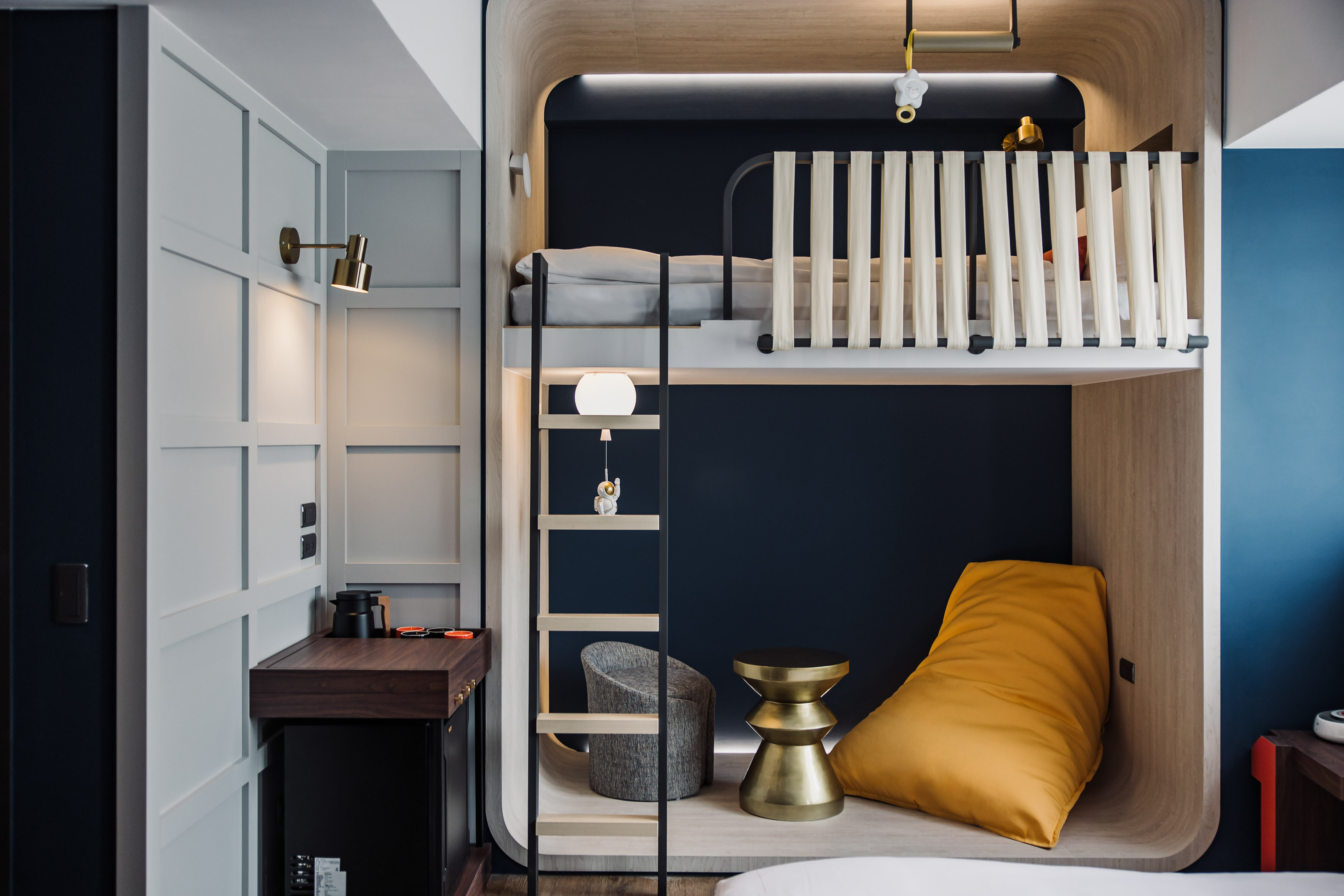 Family Room Capacity 4