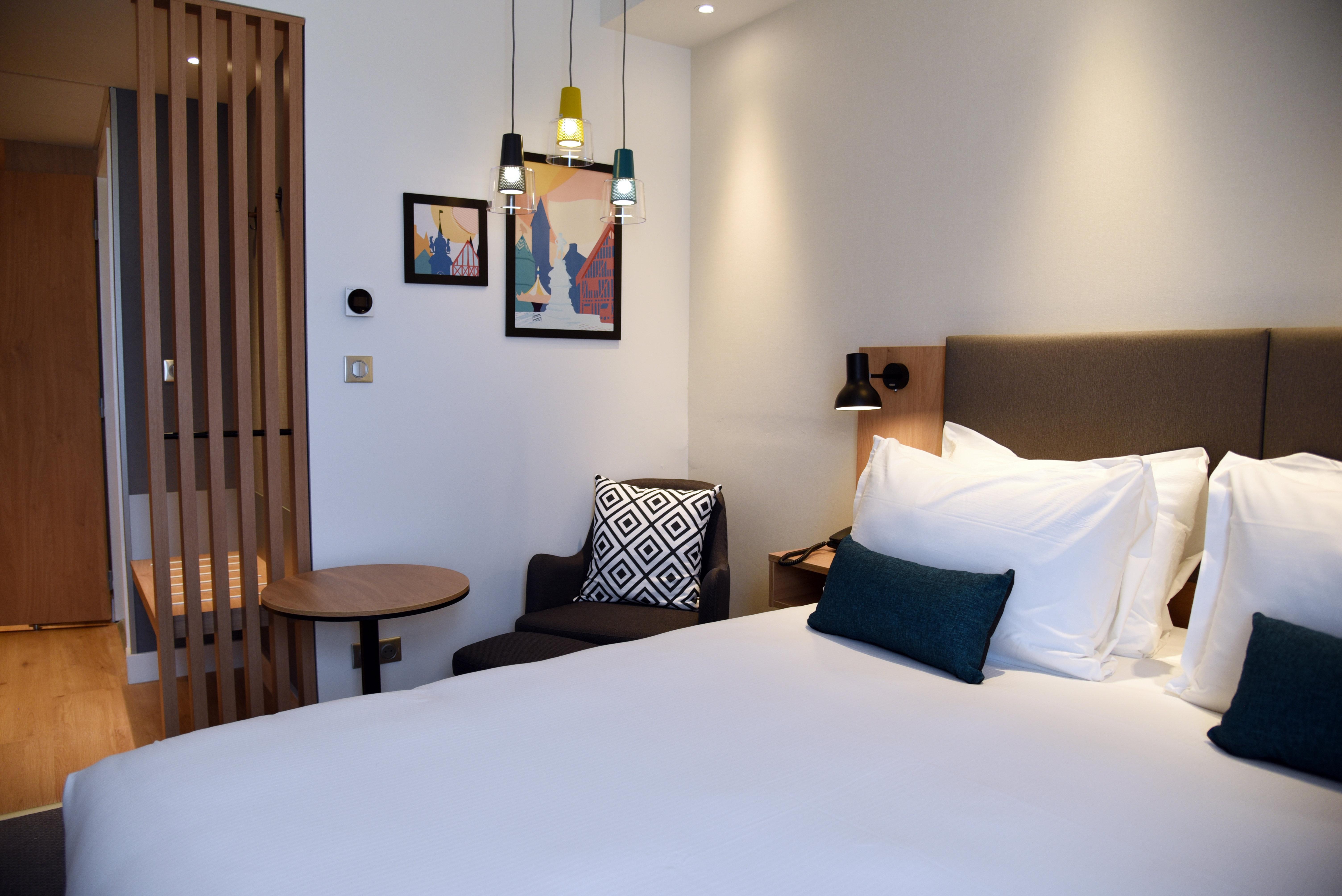 Double Queen Size Bed