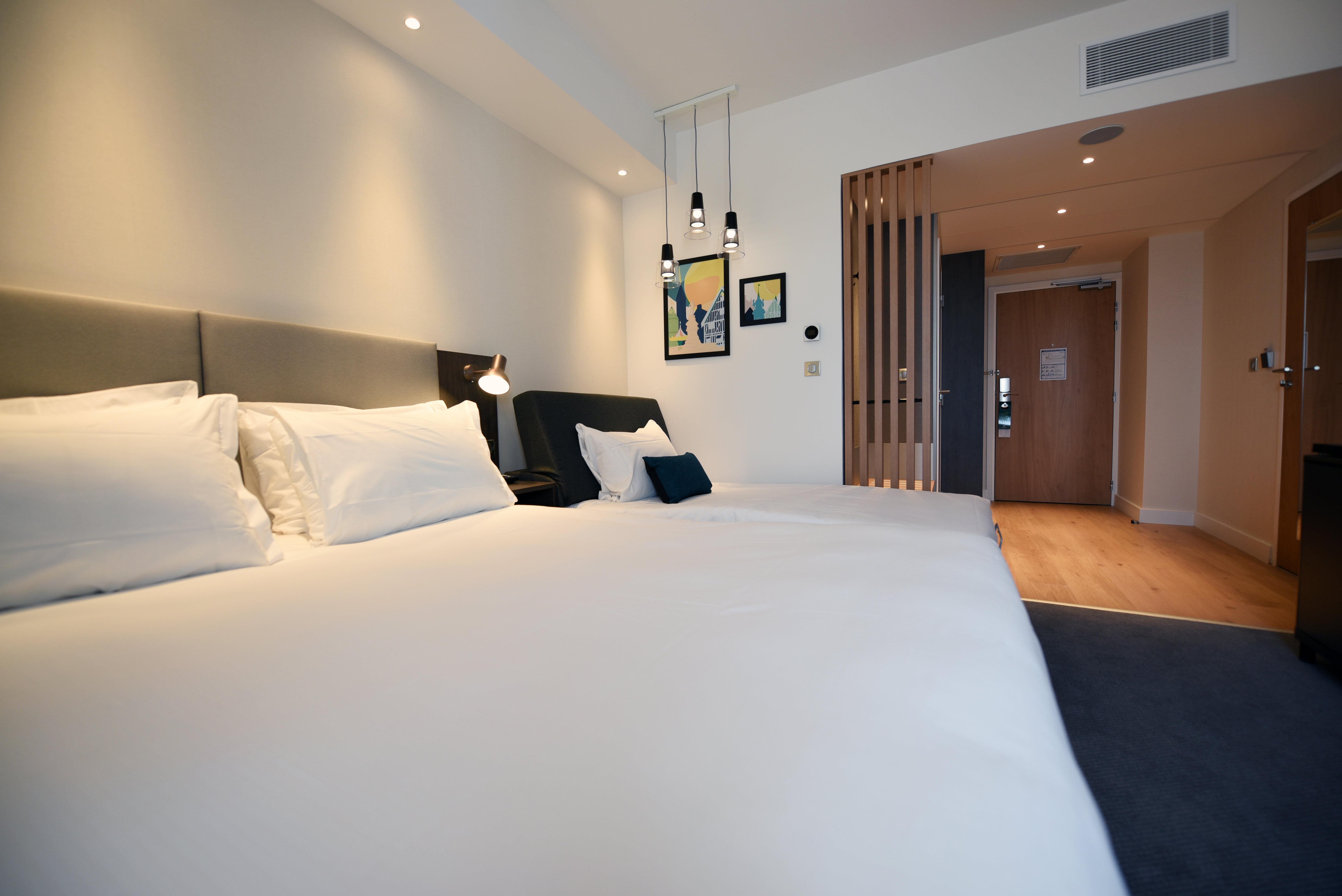 Double Queen Size Bed