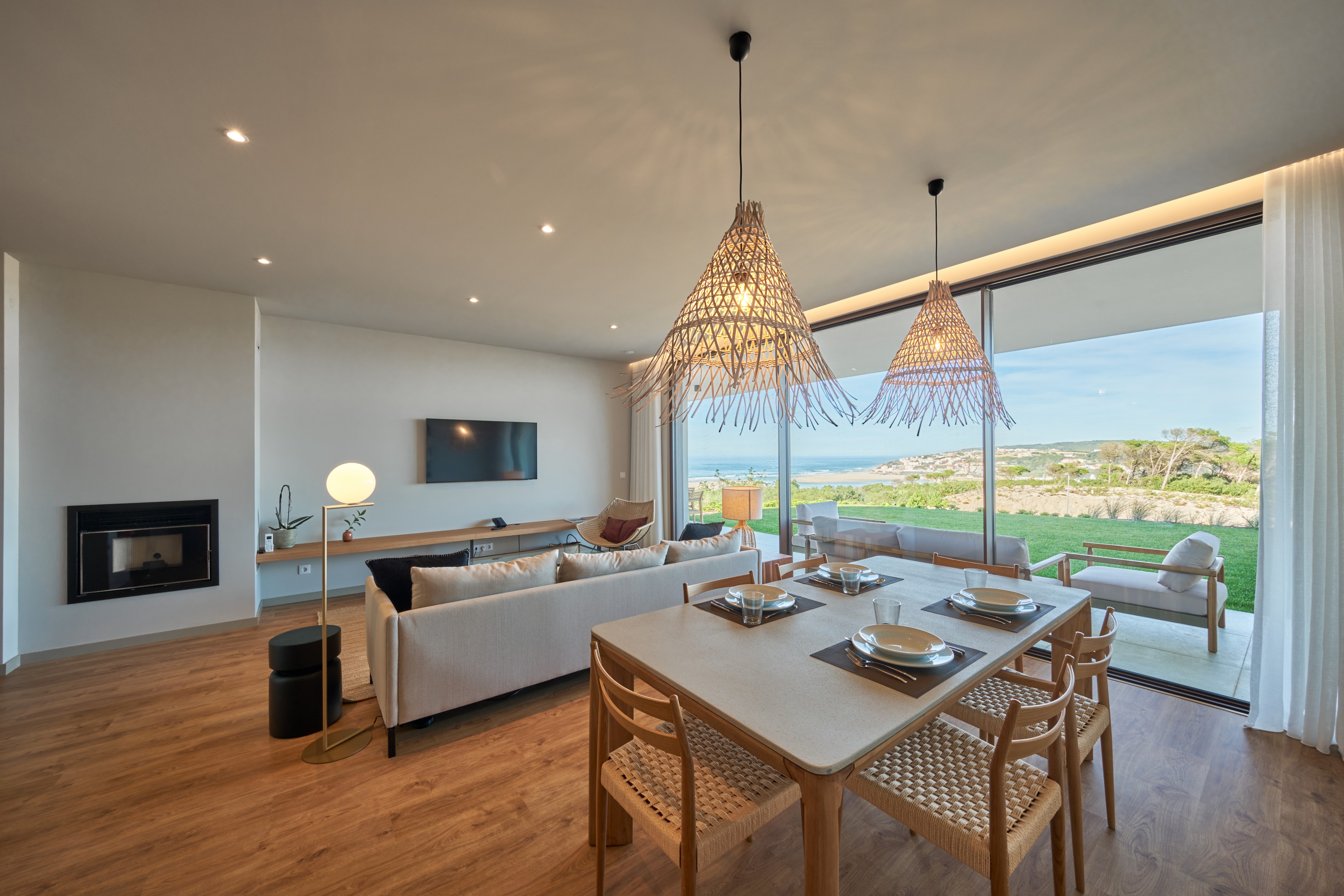 Apartment Three Bedrooms Three Bathrooms