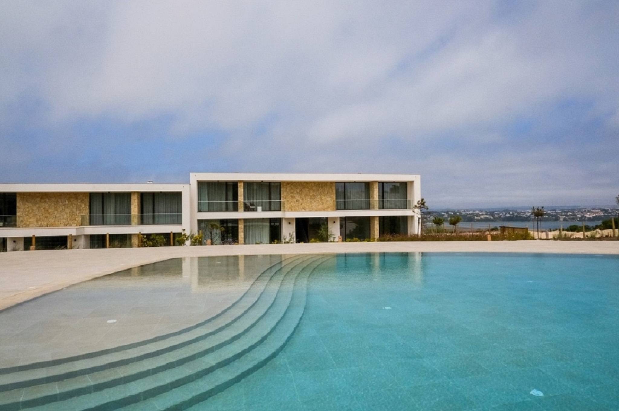 Apartment Three Bedrooms Three Bathrooms