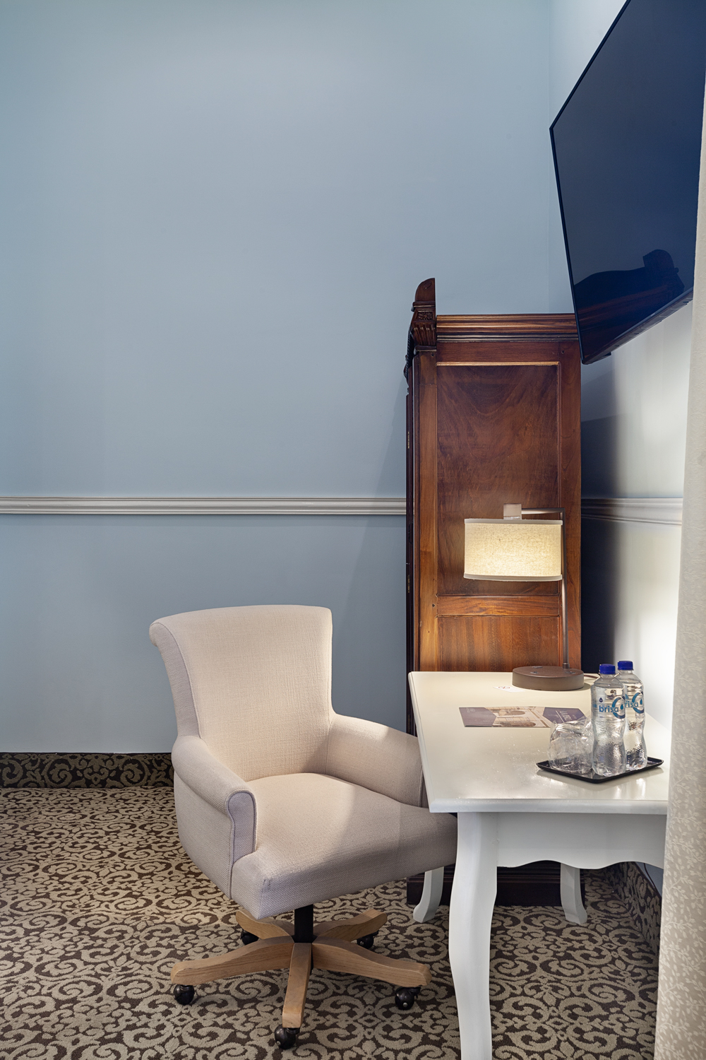 Double King Bed Non Smoking