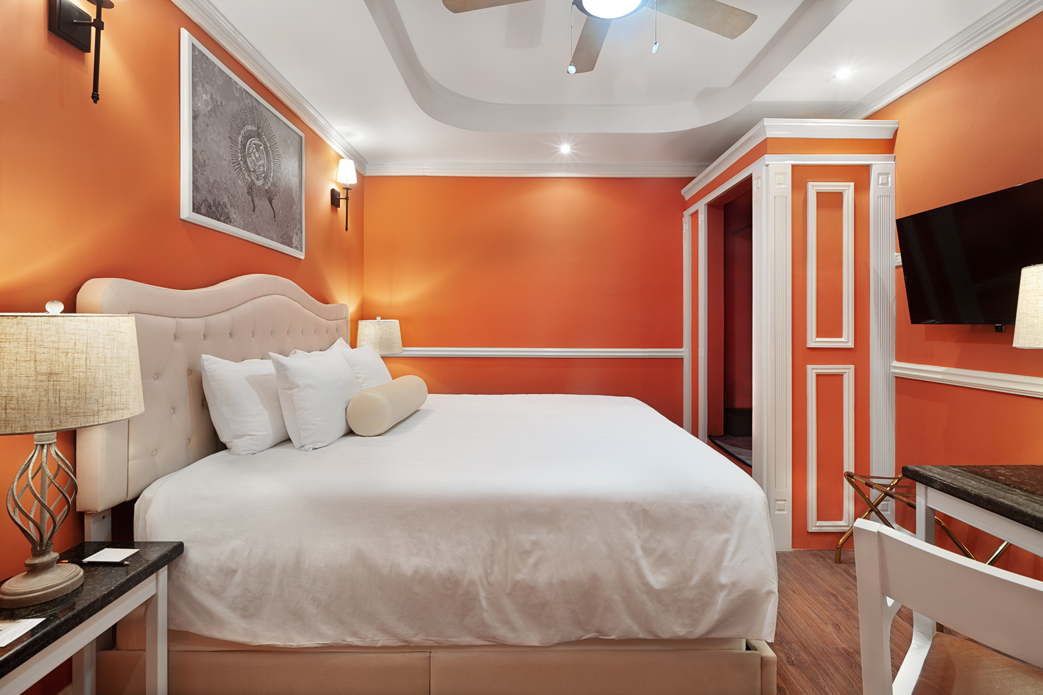 Family Room King Bed Two Bedrooms