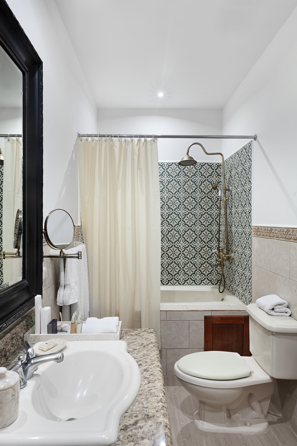 Double Queen Size Bed