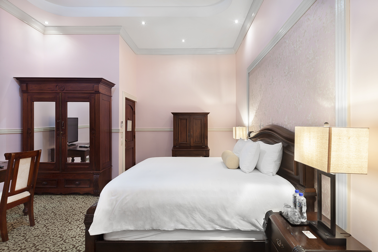 Junior Suite King Bed One Bedroom 