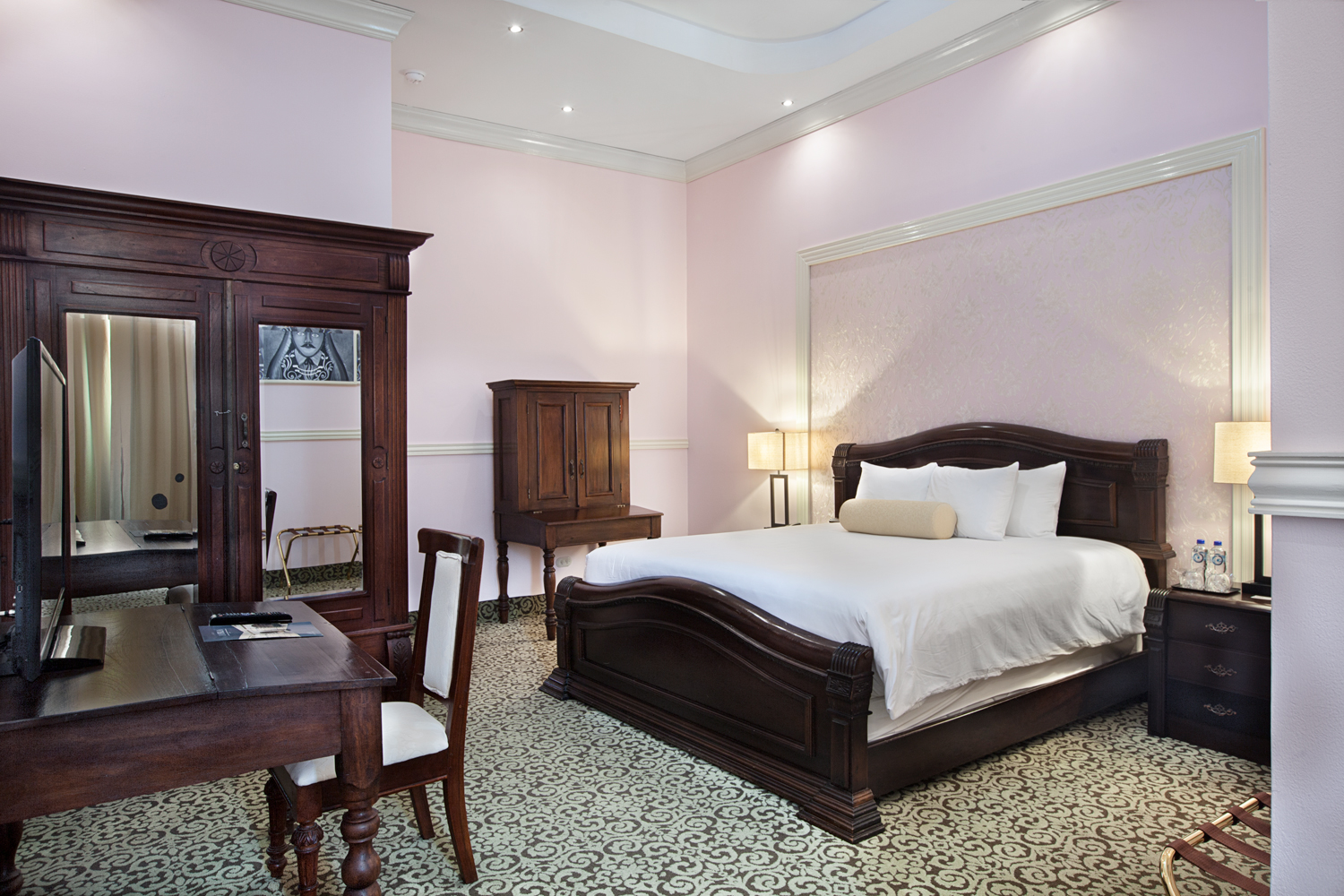 Junior Suite King Bed One Bedroom 