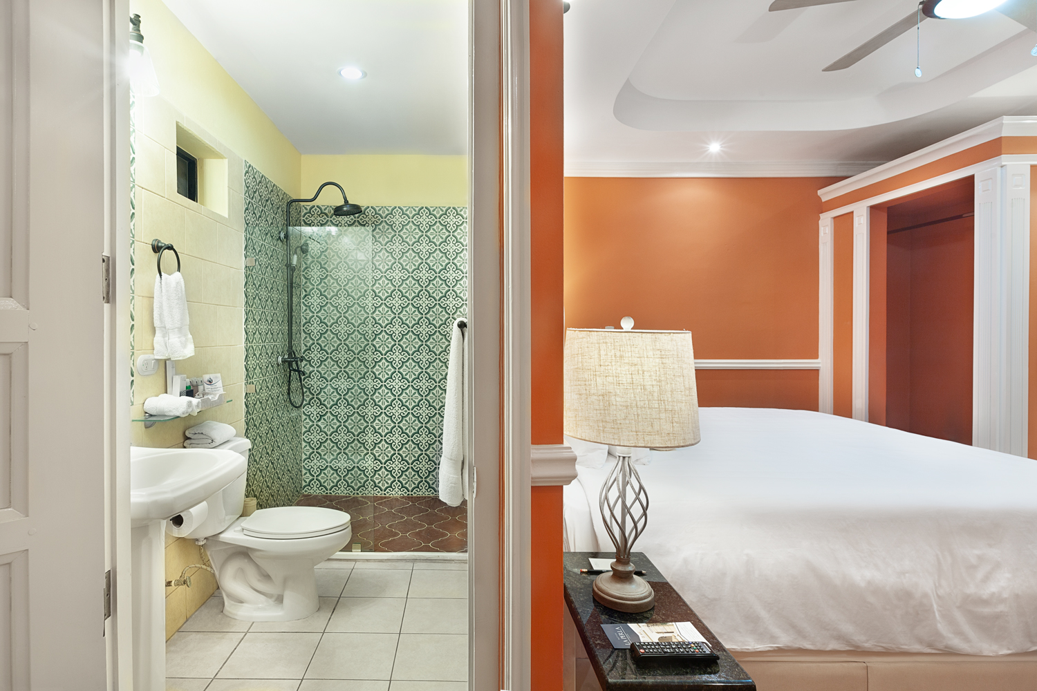 Family Room King Bed Two Bedrooms