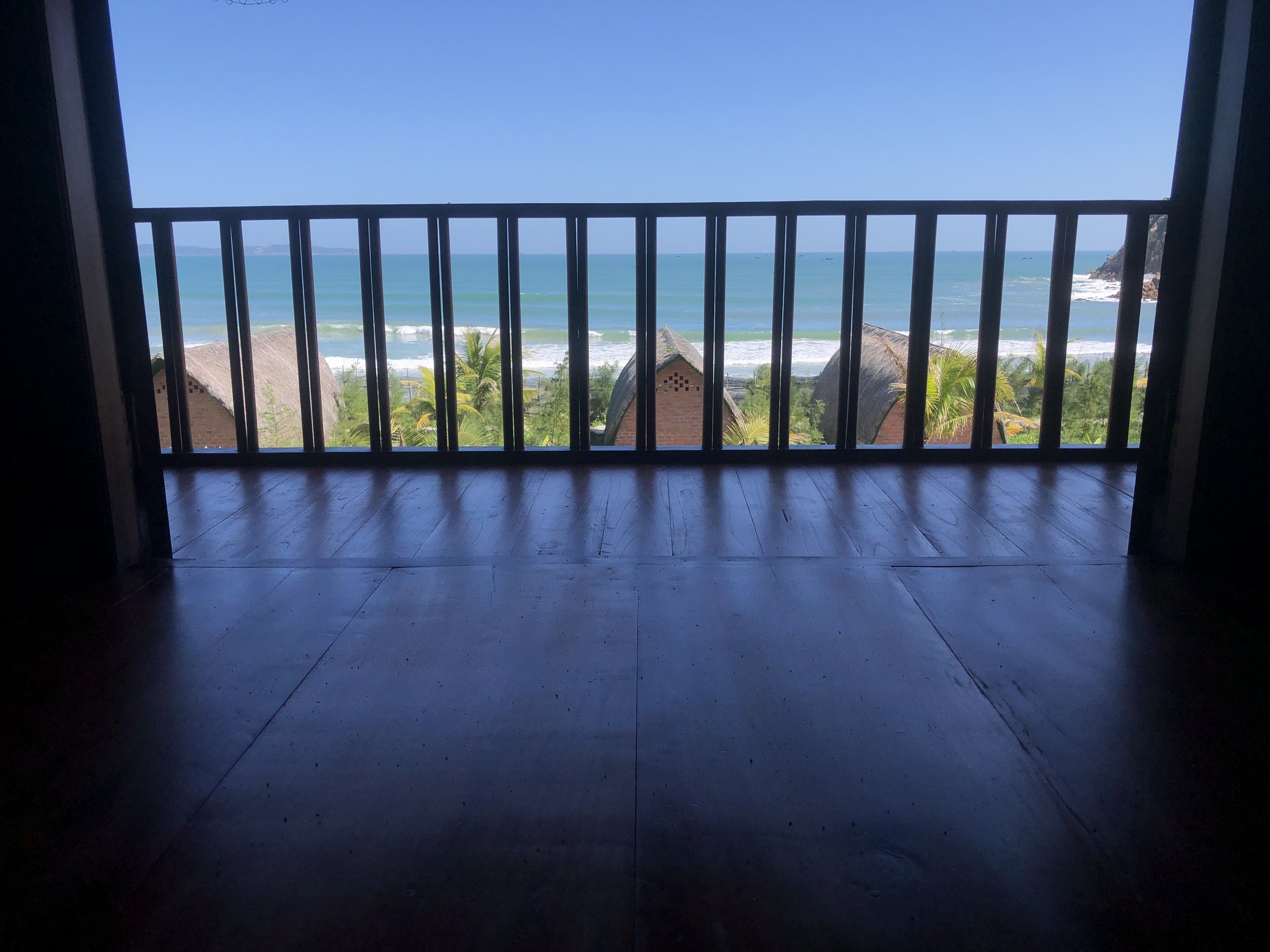 Villa Six Bedrooms Three Bathrooms