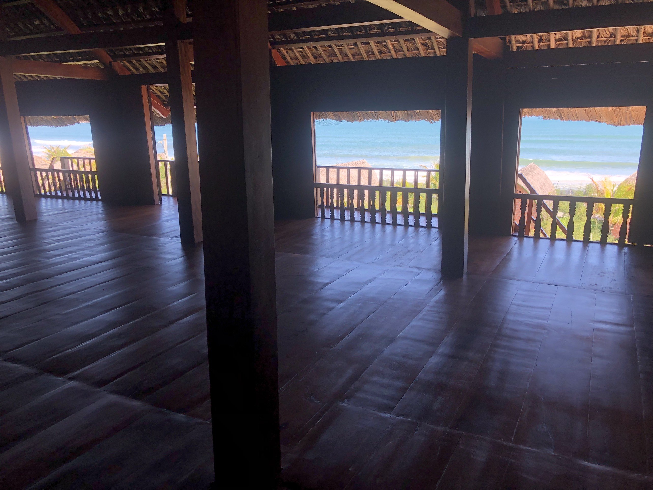 Villa Six Bedrooms Three Bathrooms