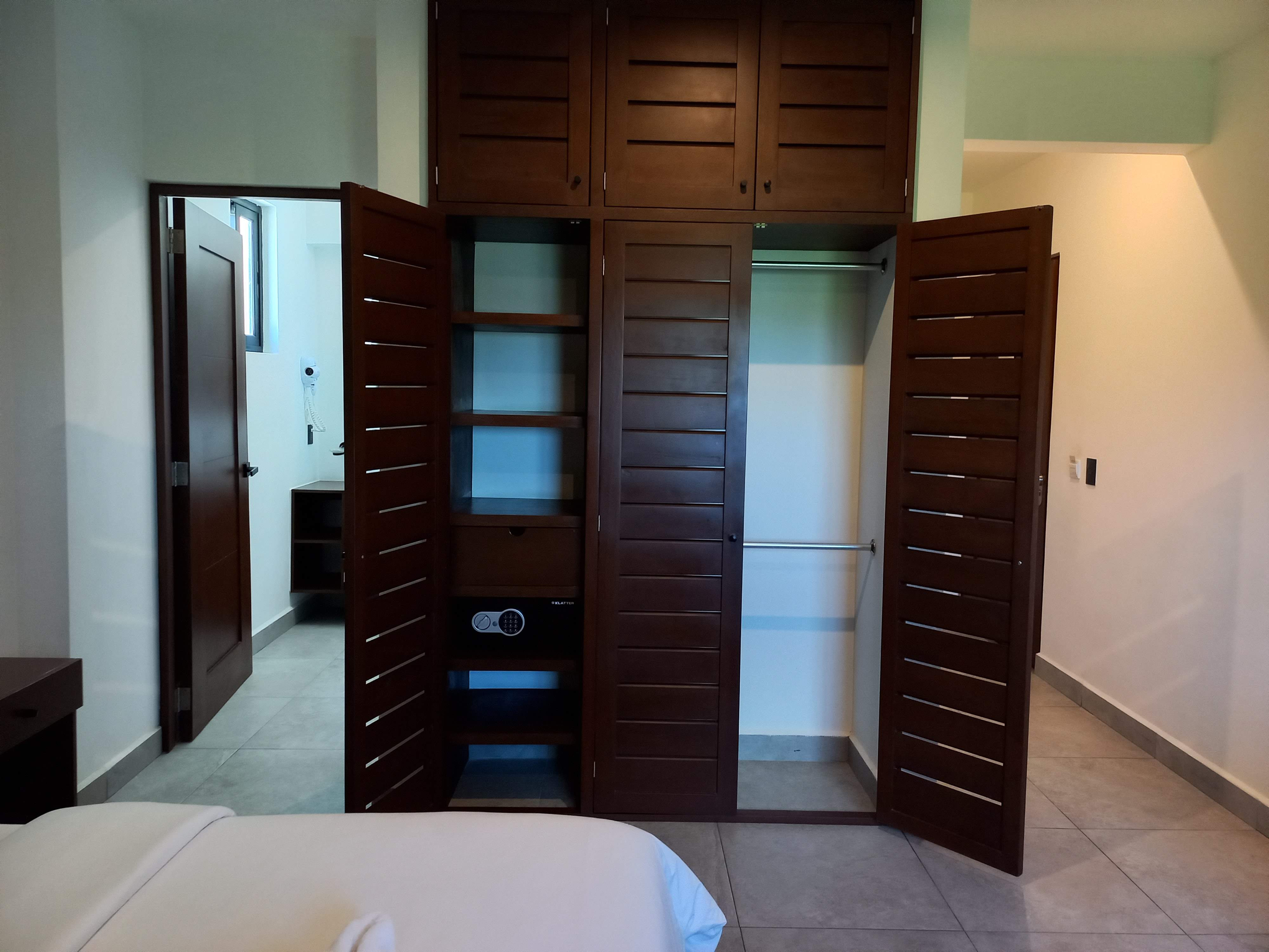 Double Deluxe Queen Bed