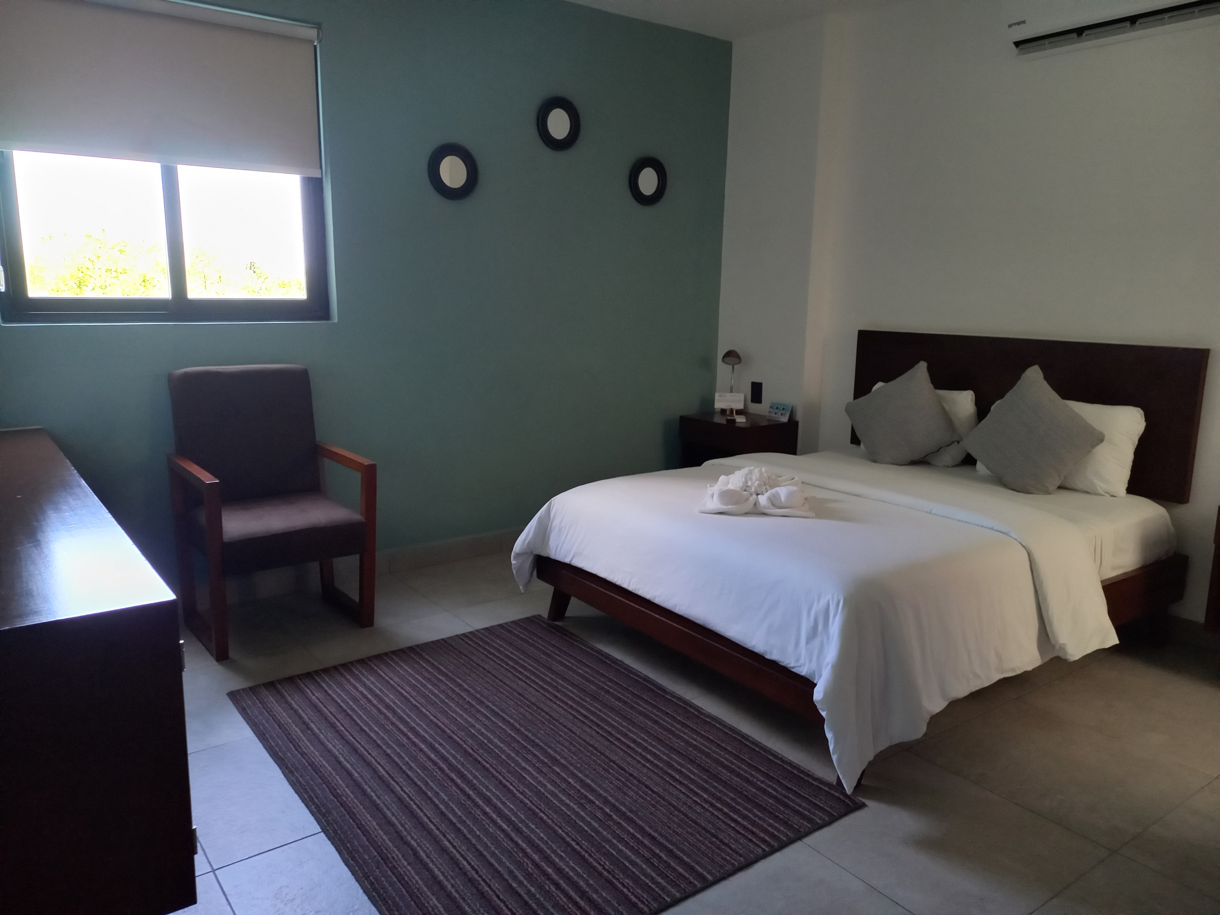 Double Deluxe Queen Bed