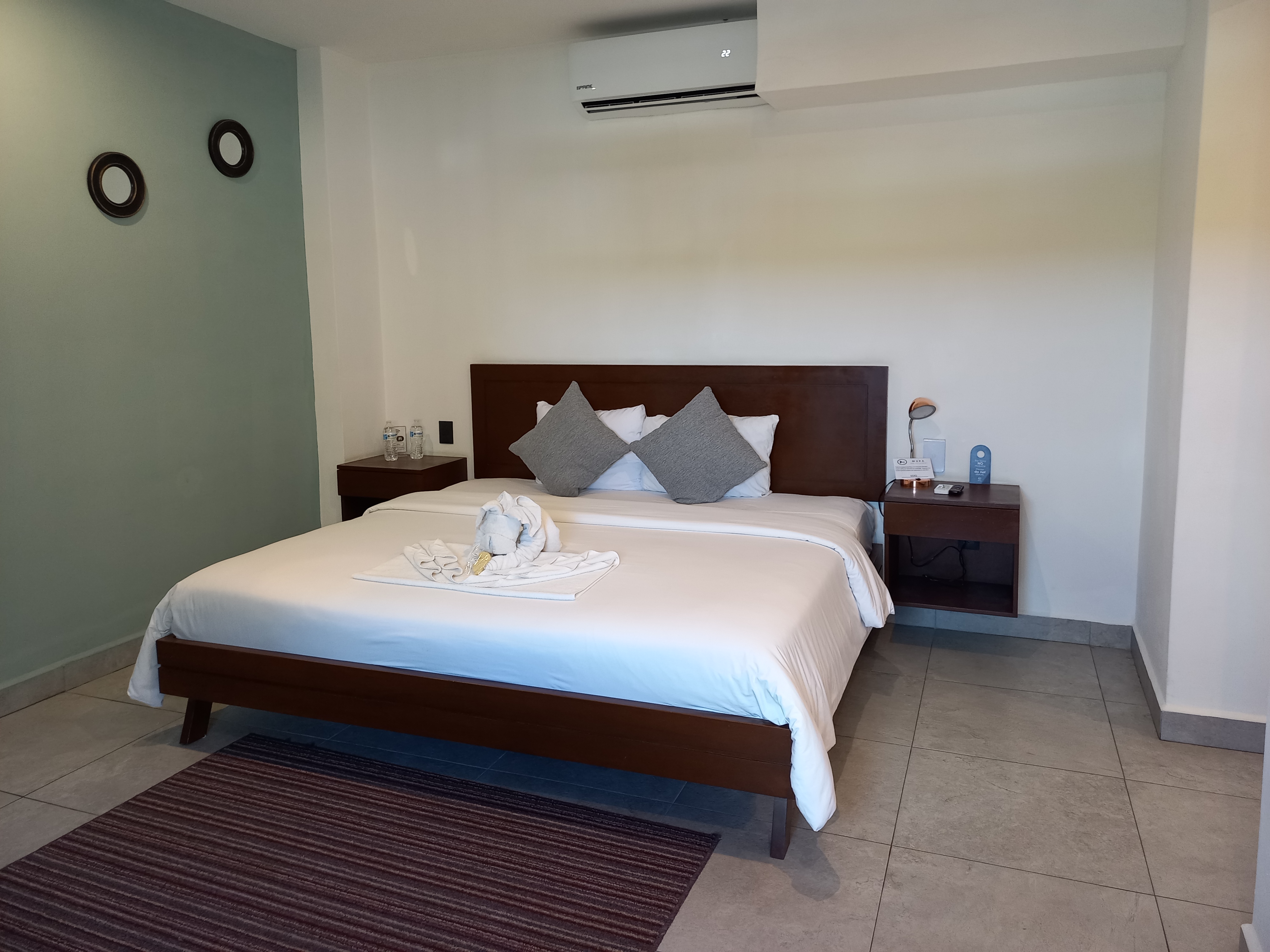 Double Deluxe King Bed