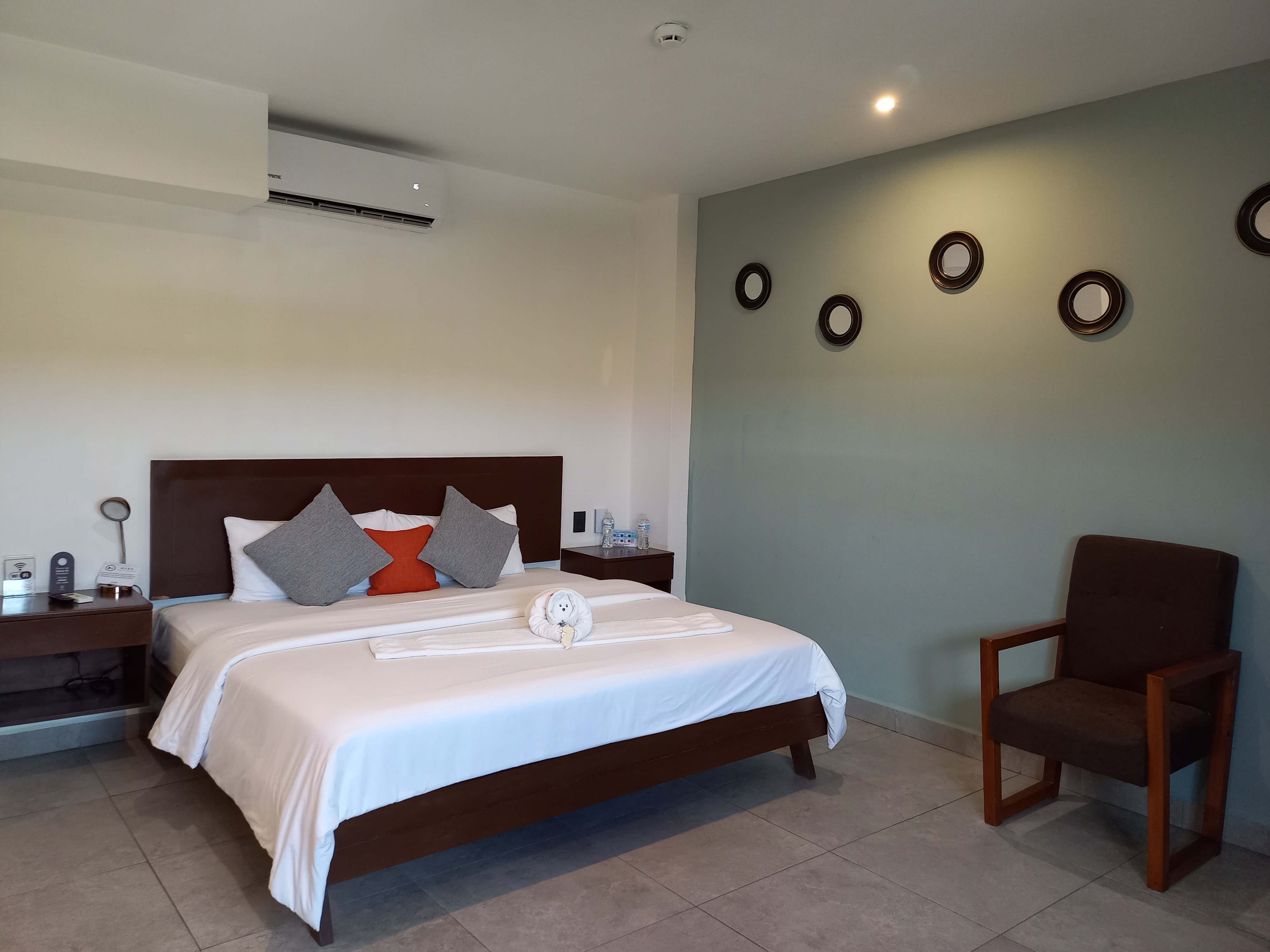 Double Deluxe King Bed