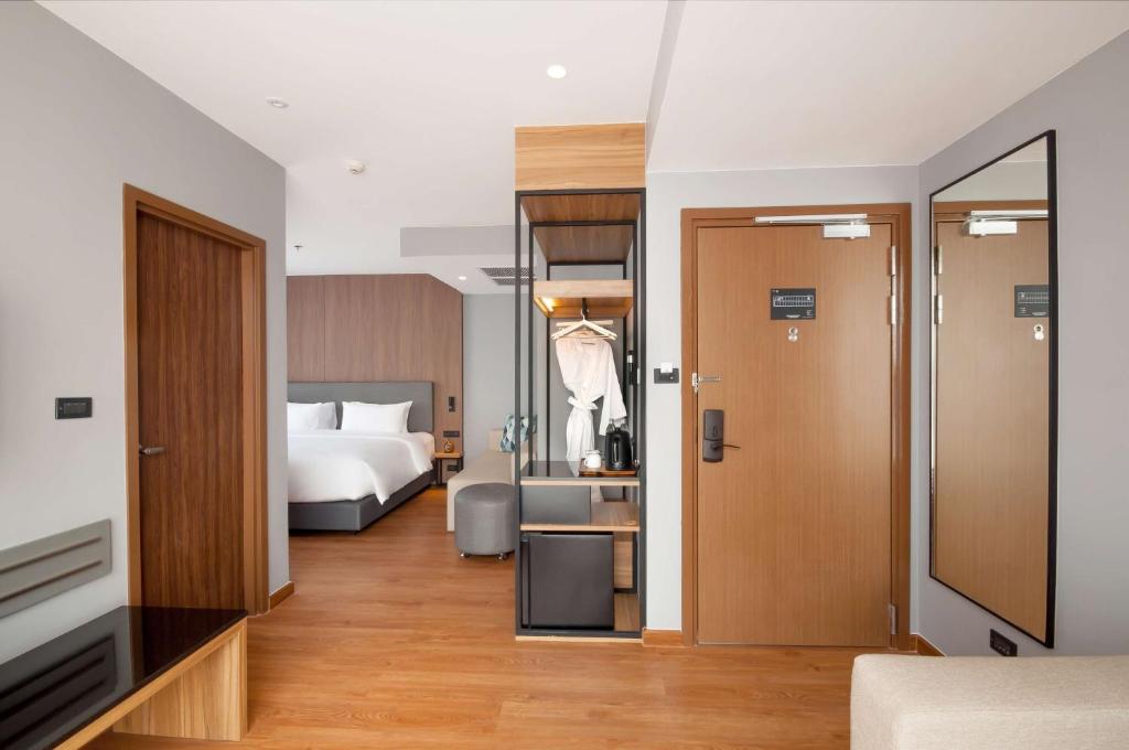 Junior Suite King Size Bed