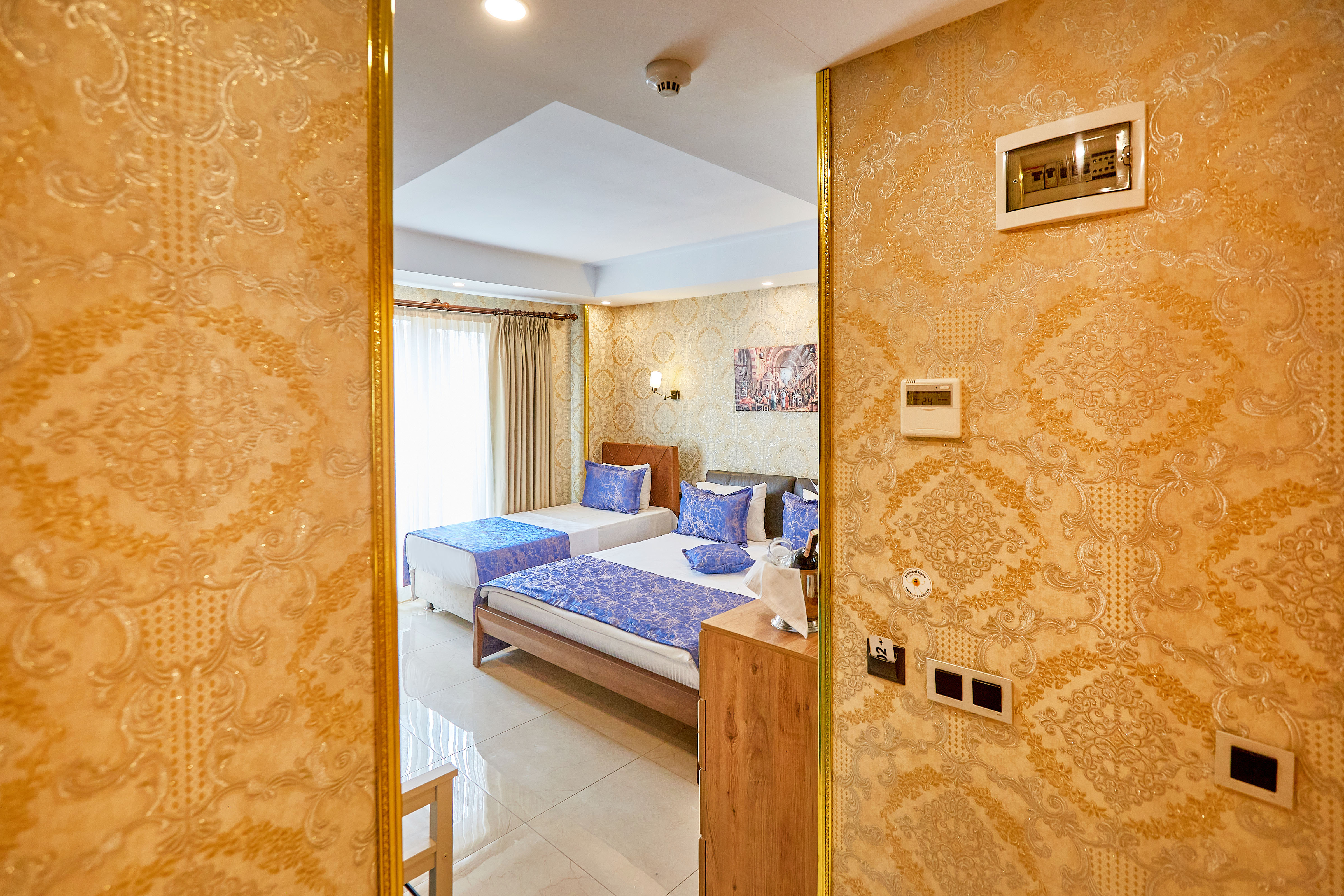 Double Classic Double Bed