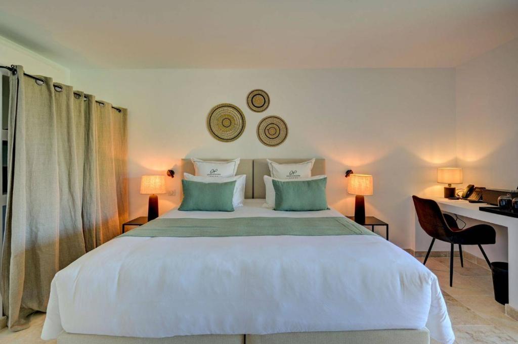 Double or Twin Deluxe