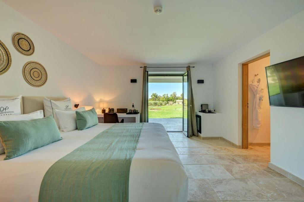 Double or Twin Deluxe