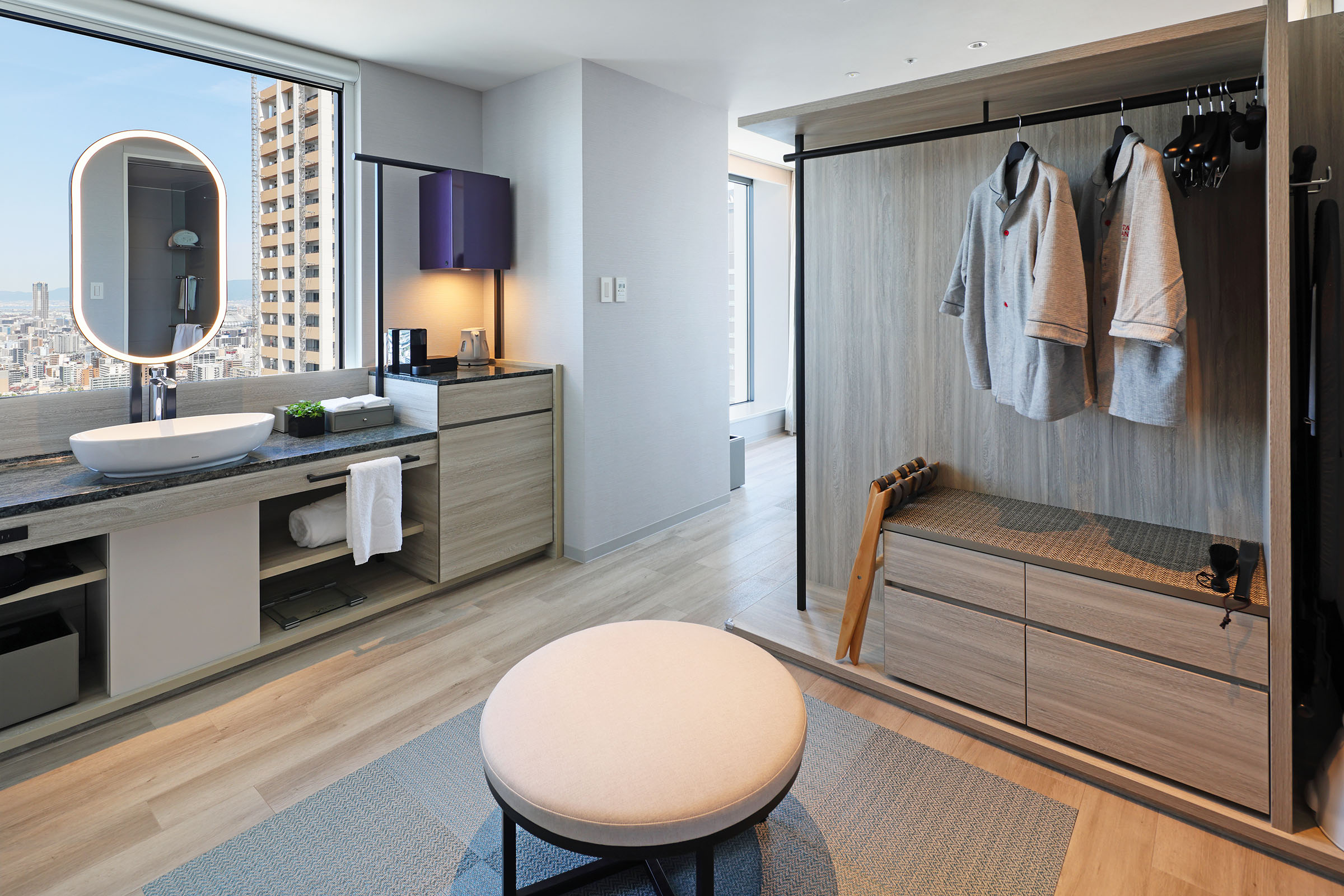 Double Club King Bed