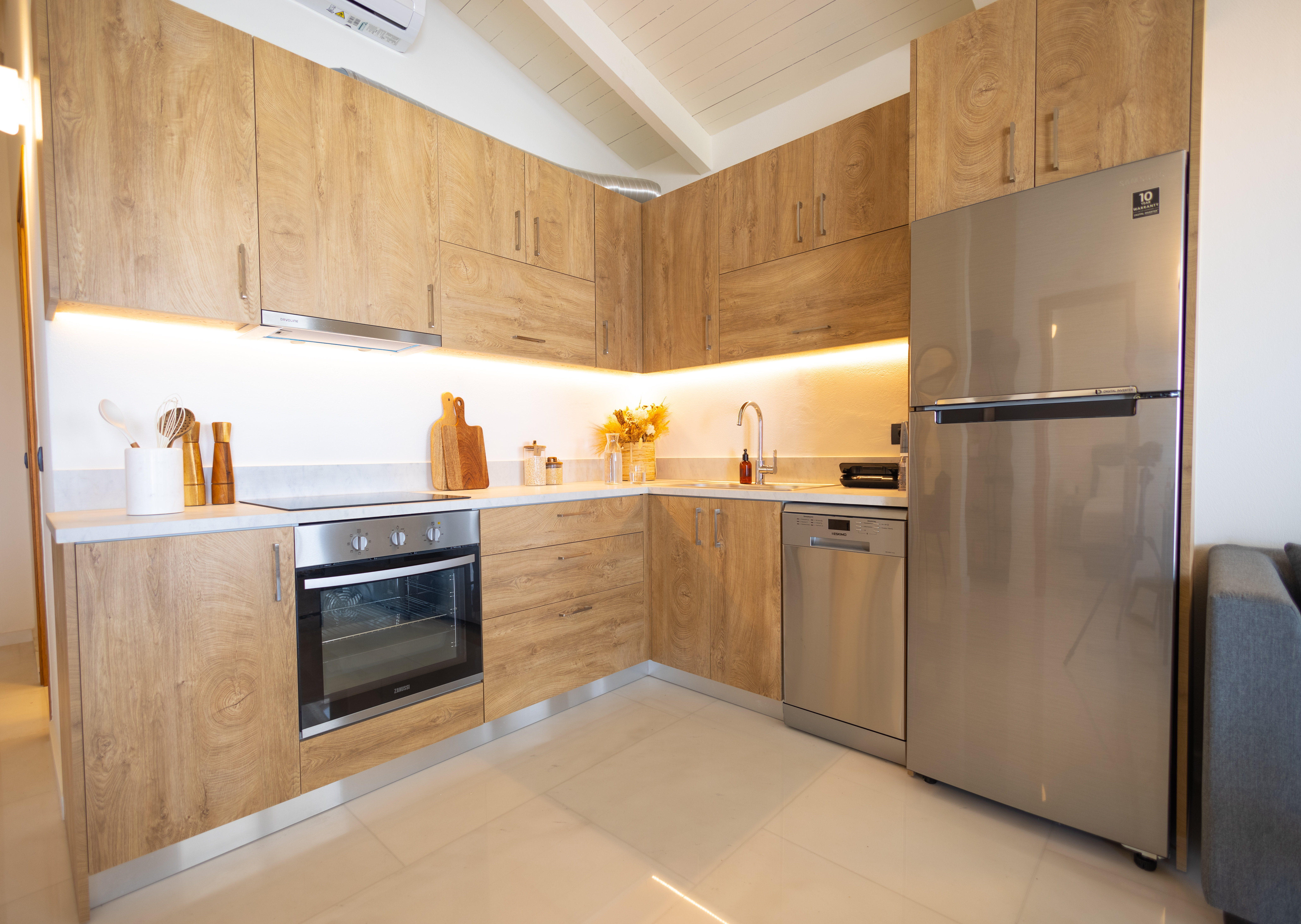 Apartment Three Bedrooms One Bathroom