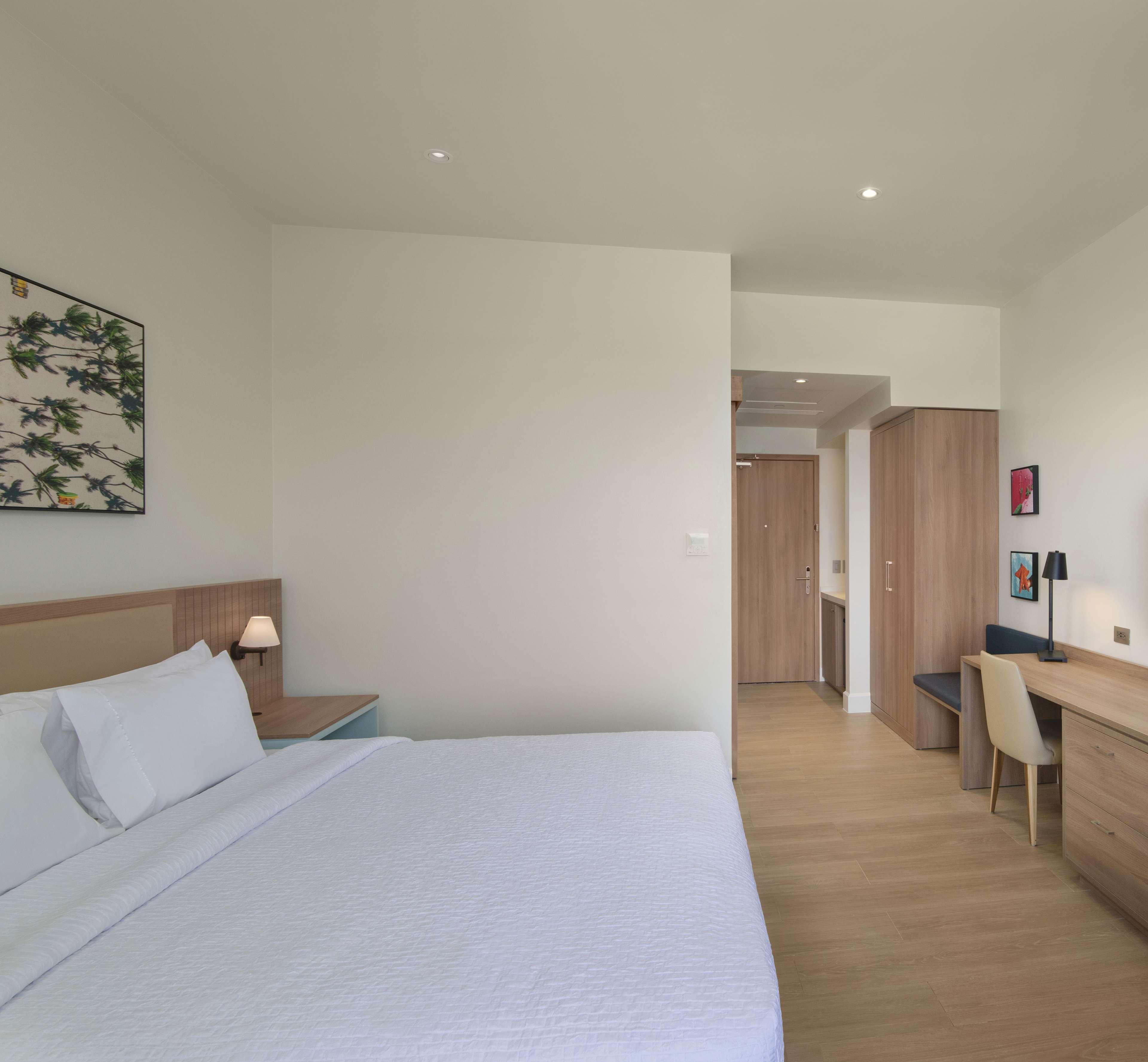 Double Ocean Front King Bed