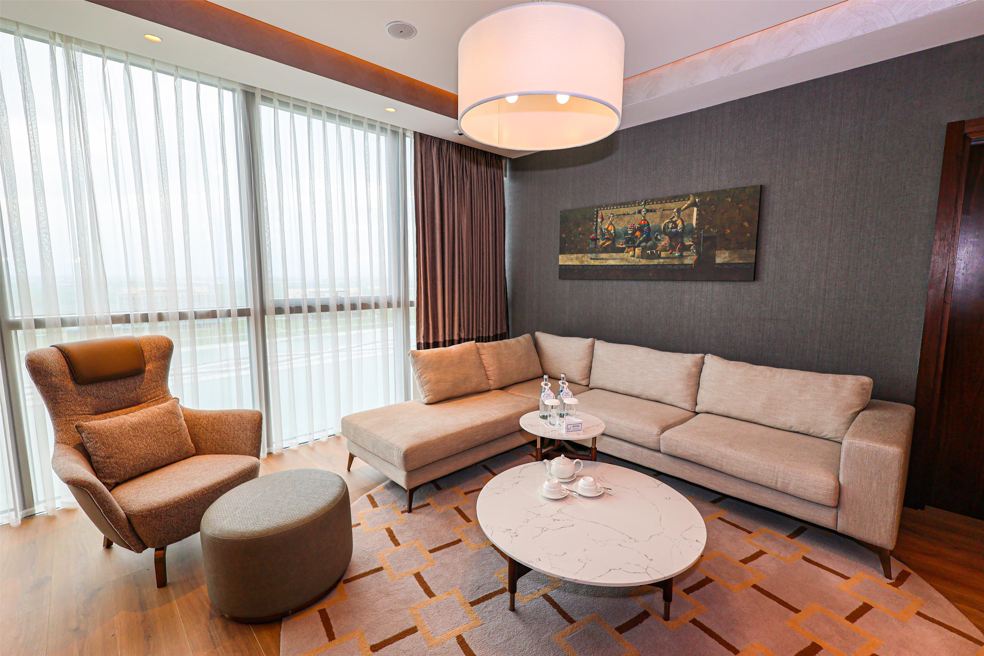 Suite Deluxe with Views