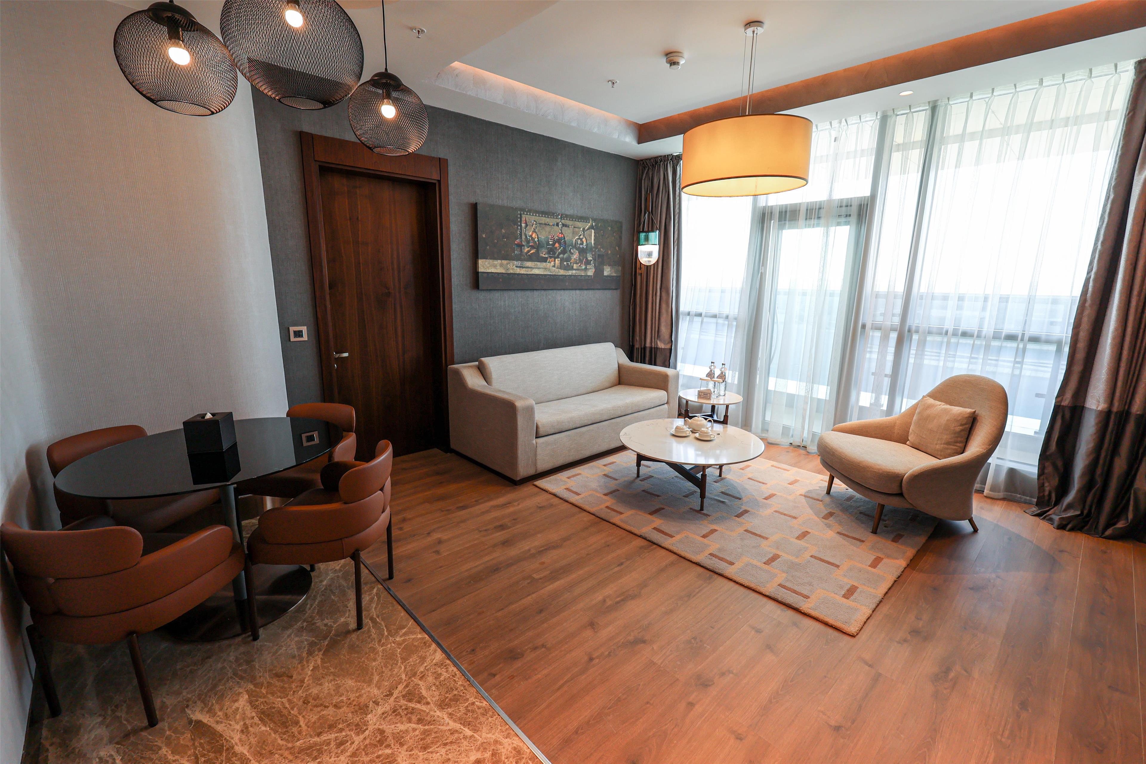 Suite King Bed One Bedroom 