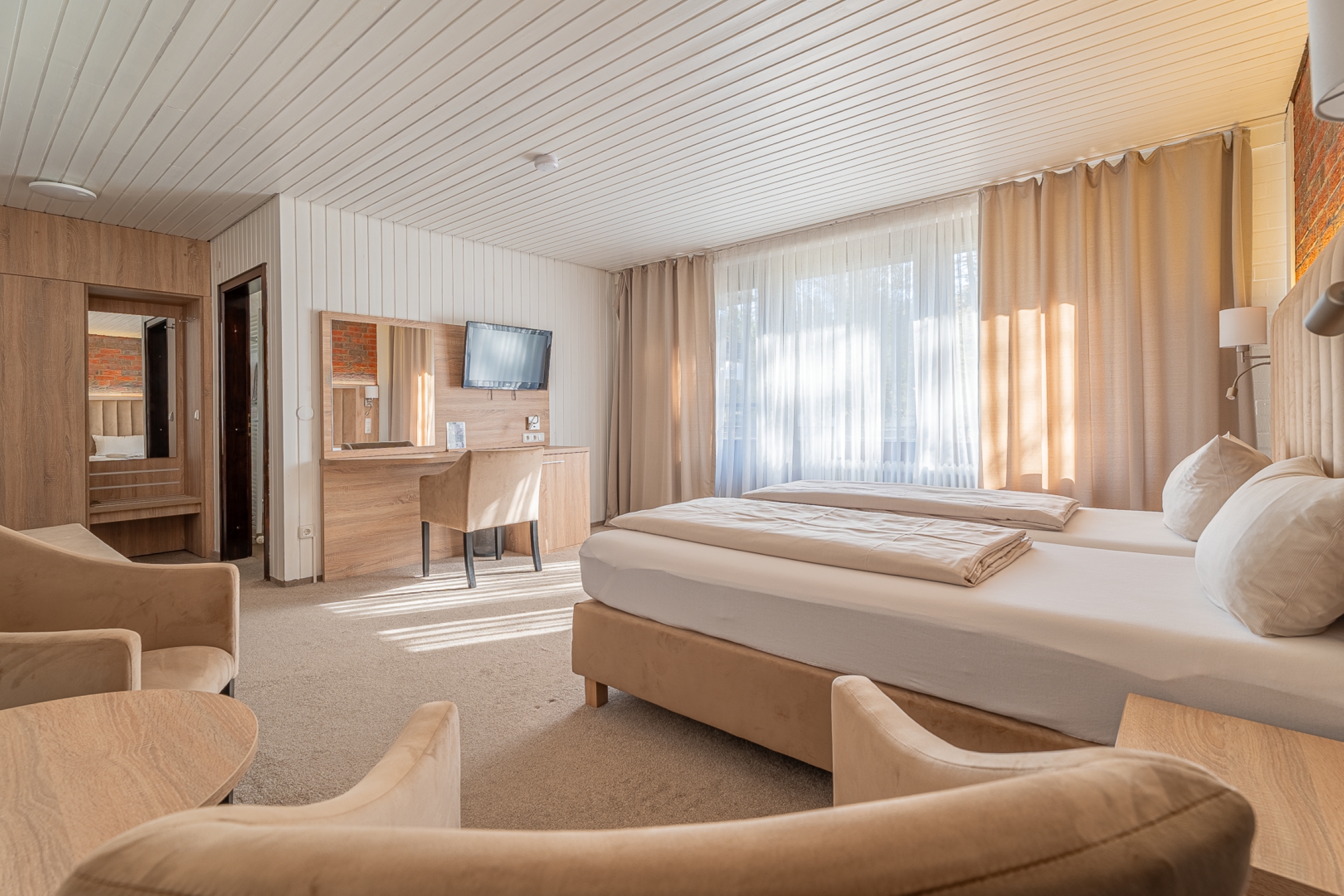 Double Deluxe One Bed