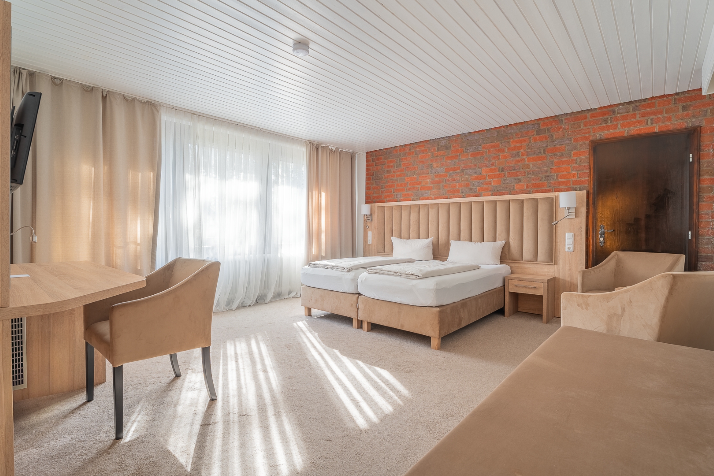 Double Deluxe One Bed