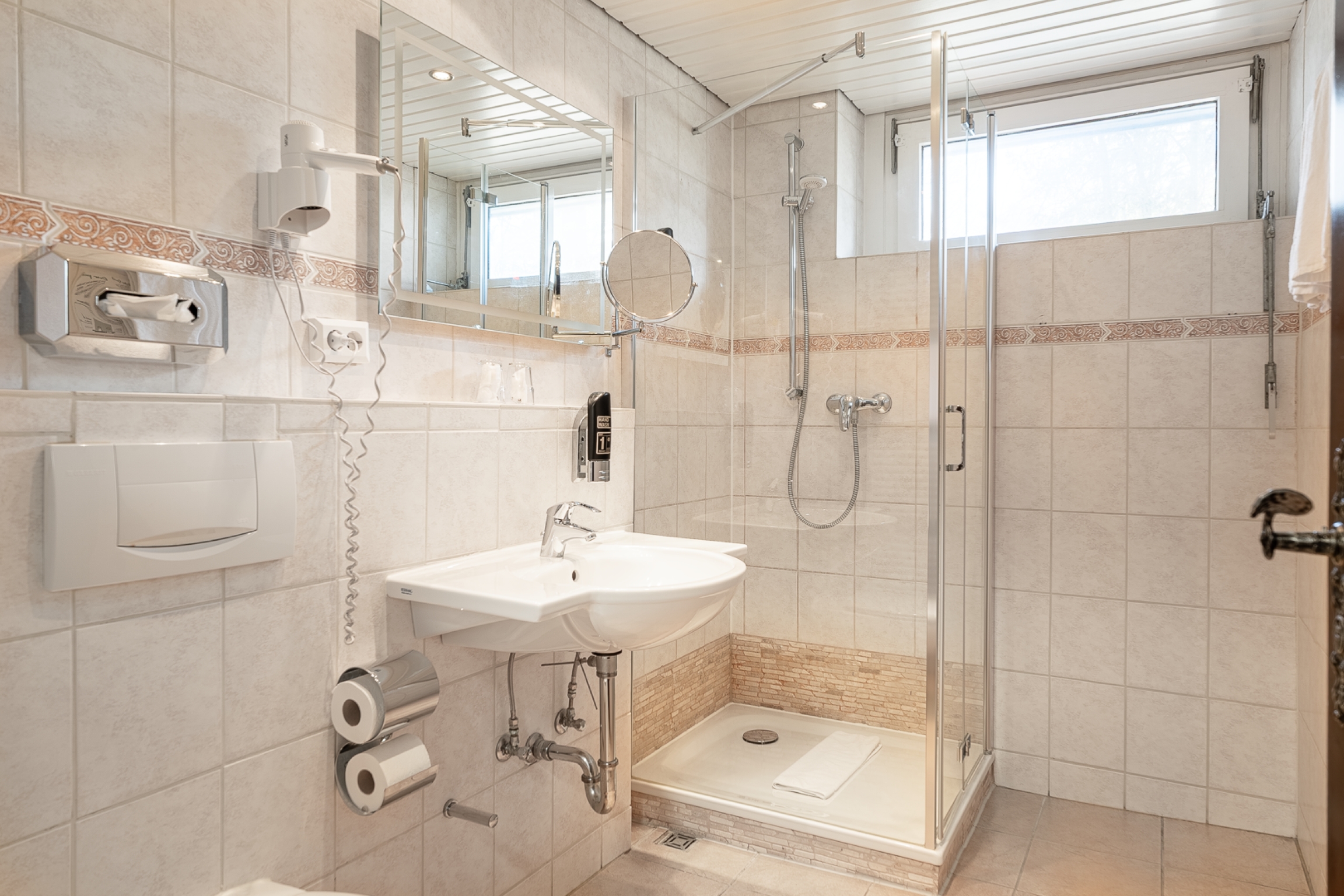 Double Deluxe Two Beds