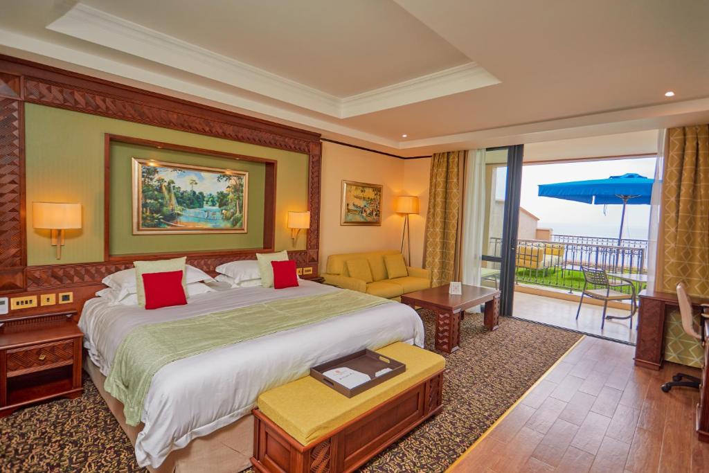 Single Deluxe King Bed