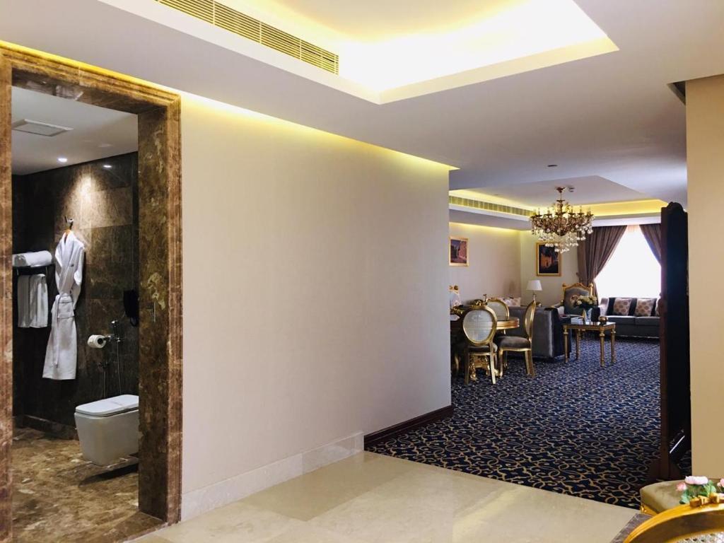 Room Deluxe King Bed