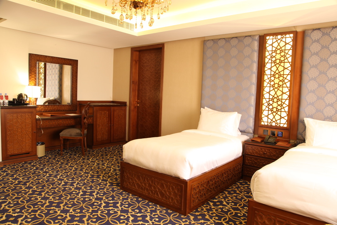 Double or Twin with Double Bed