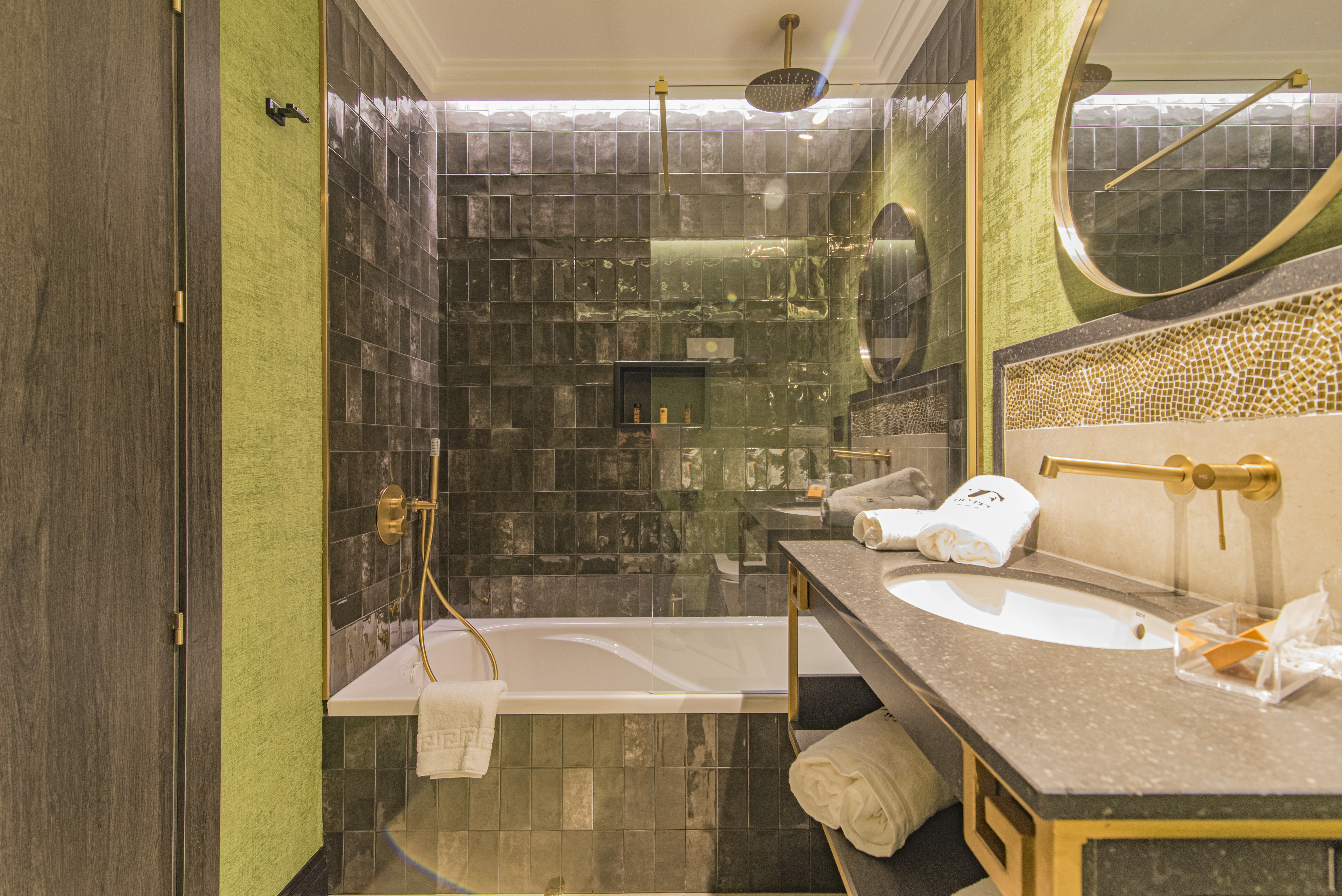 Junior Suite Basement